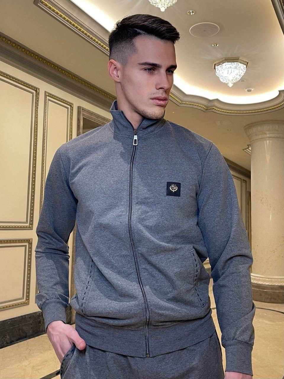 спортивный костюм stone island,серый спортивный костюм,спортивные костюмы,мужской спортивный костюм,спортивный костюм стон айленд
