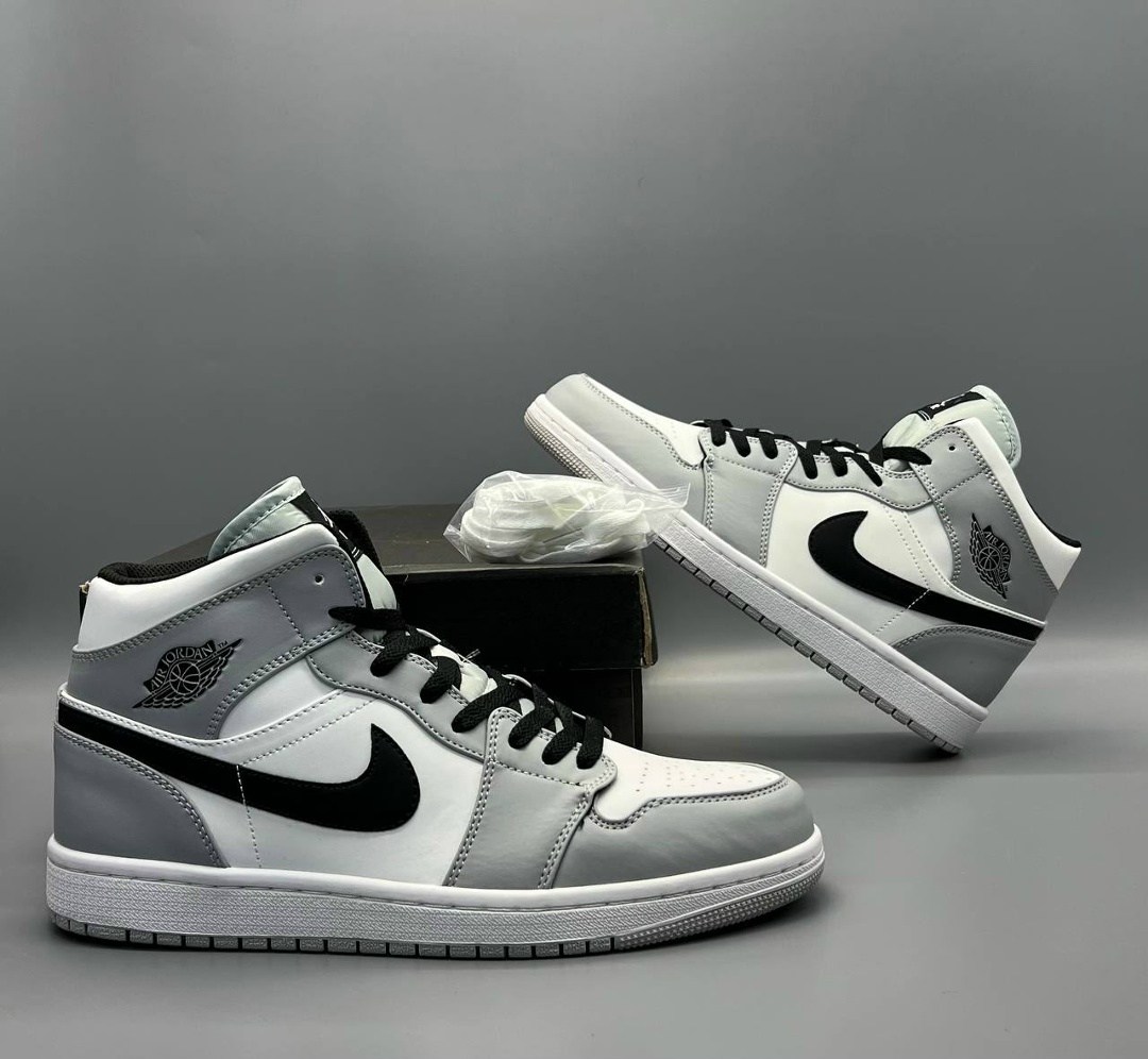 nike air jordan 1 mid,air jordan 1 mid light smoke grey,nike air jordan 1 mid se,nike air jordan 1,air jordan 1 mid