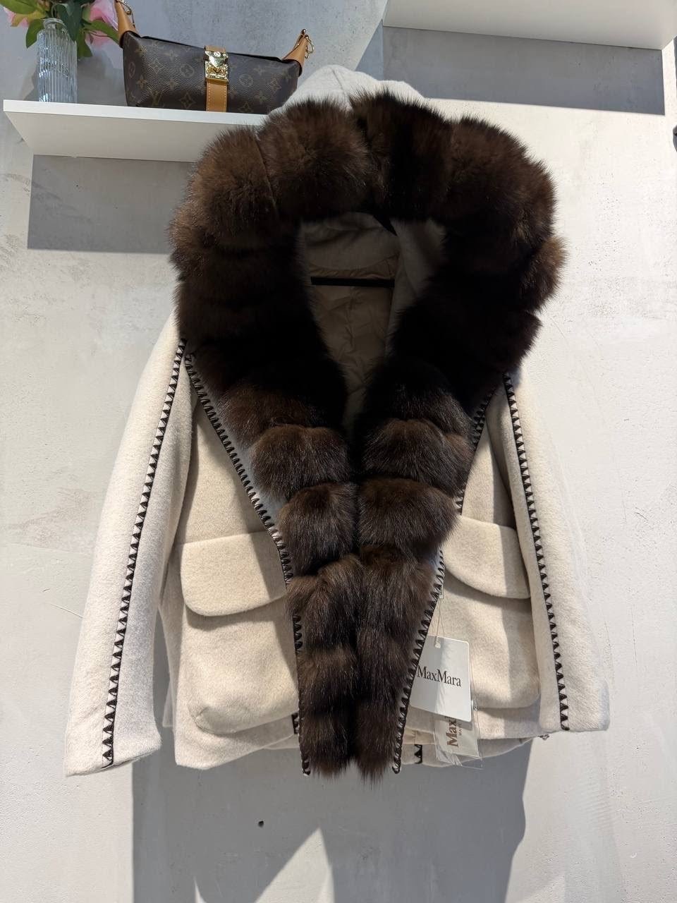 пальто с мехом песца,пальто кашемировое с мехом песца,пальто с мехом,пальто с отделкой из меха финского песца,пальто с мехом финского песца