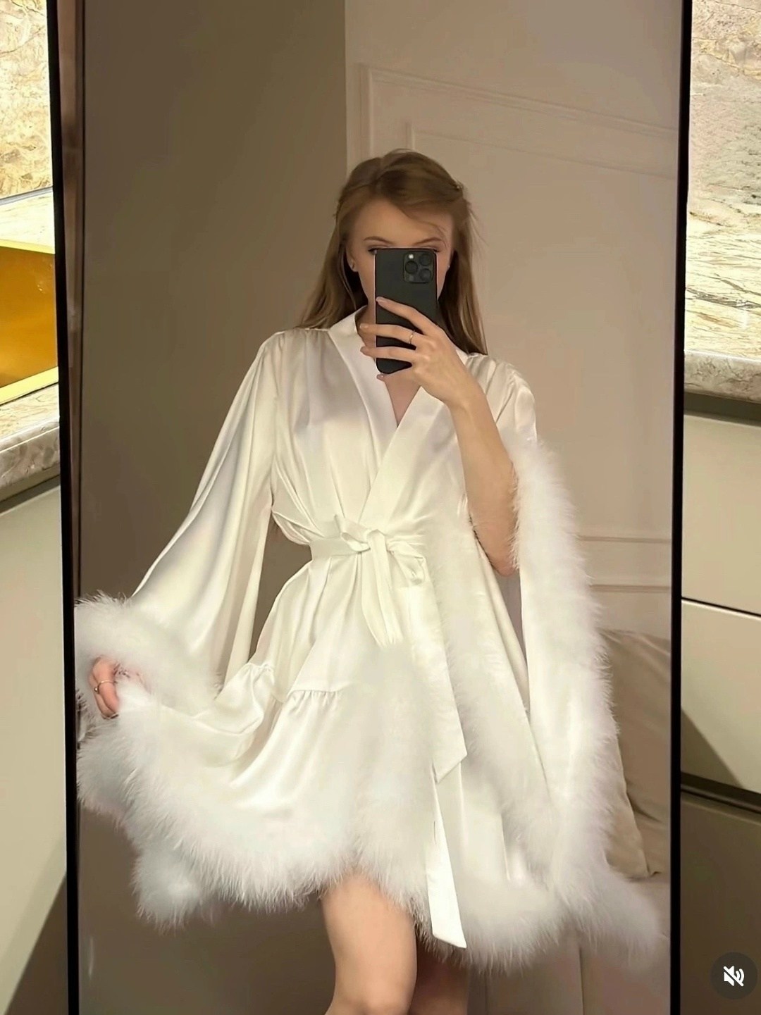 халат с перьями,шелковый халат с перьями,халат для невесты,халат женский атласный с перьями,халат пеньюар с перьями