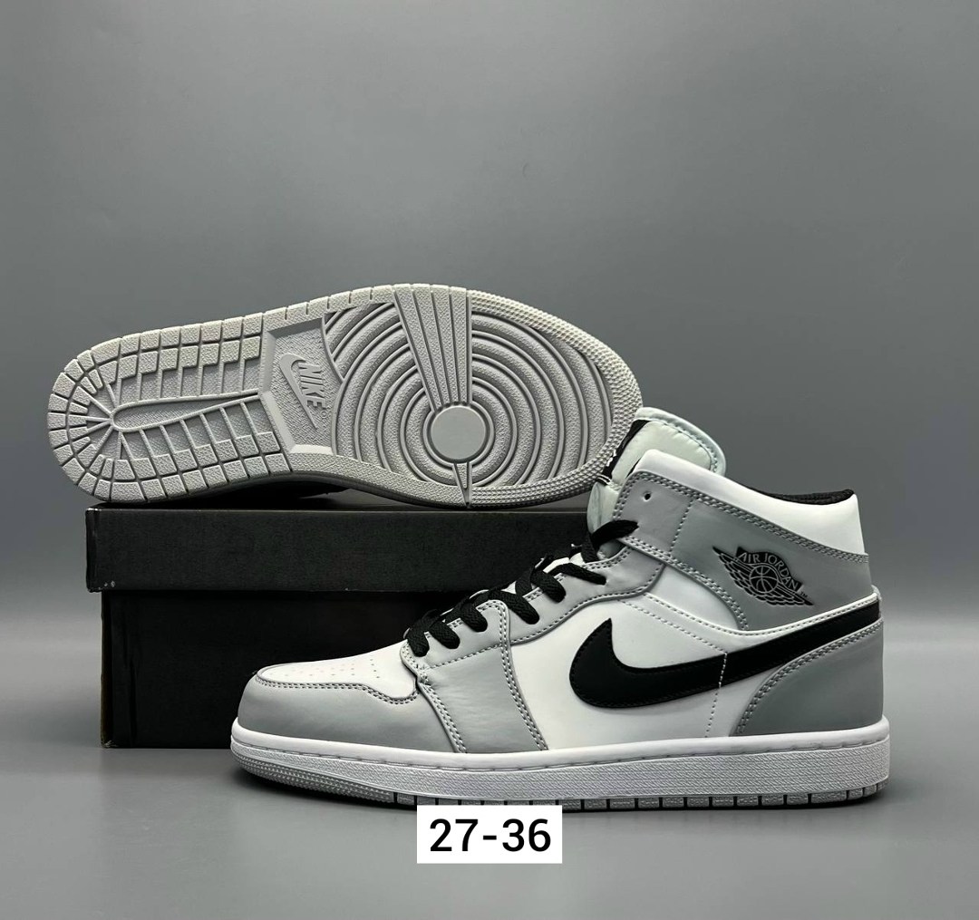 nike air jordan 1 mid,air jordan 1 mid light smoke grey,nike air jordan 1 mid se,nike air jordan 1,air jordan 1 mid