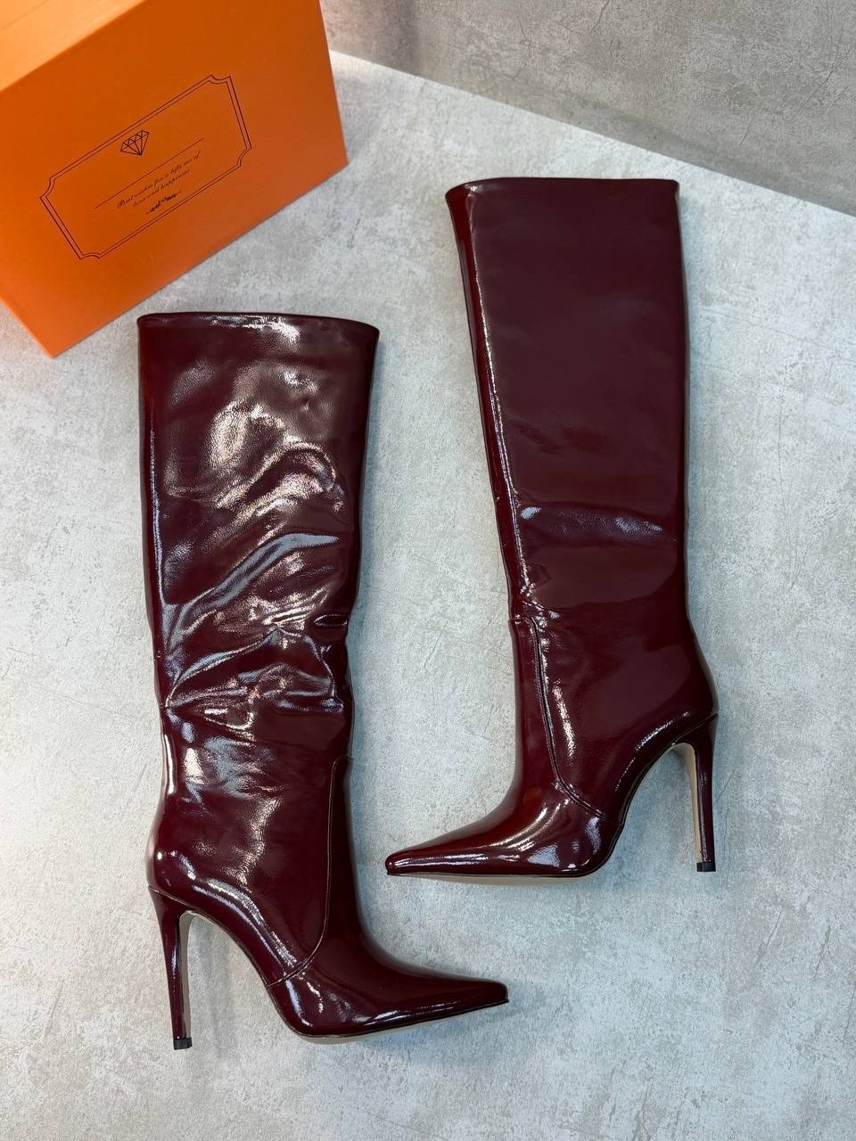 ,сапоги демисезонные лакированные на шпильке magic heels,сапоги демисезонные лакированные на шпильке magic heels цвет бордовый,женские сапоги,сапоги на каблуках