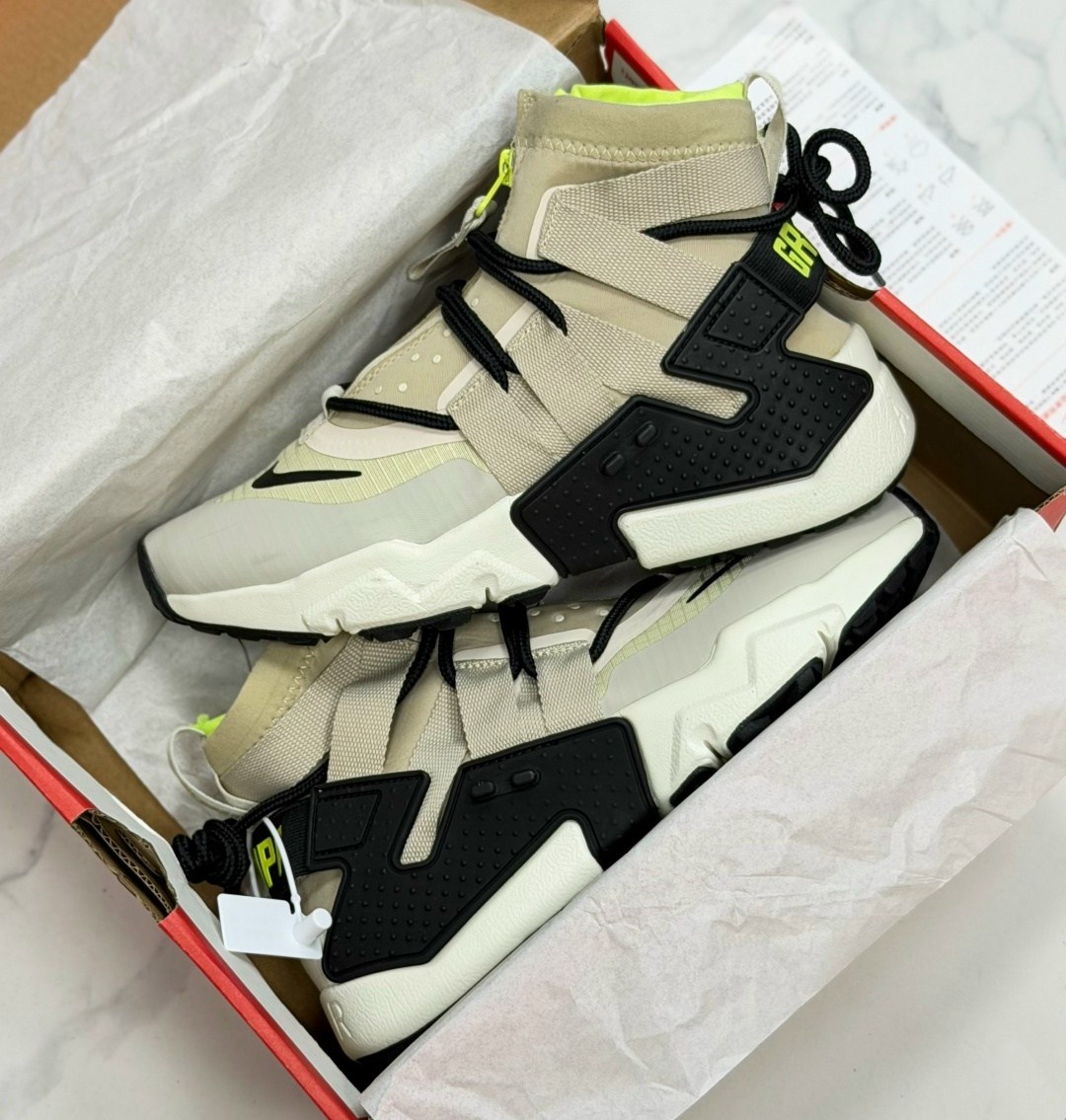 кроссовки nike air huarache gripp,кроссовки nike air huarache,кроссовки nike air huarache gripp triple,nike air huarache gripp,мужские кроссовки nike air huarache