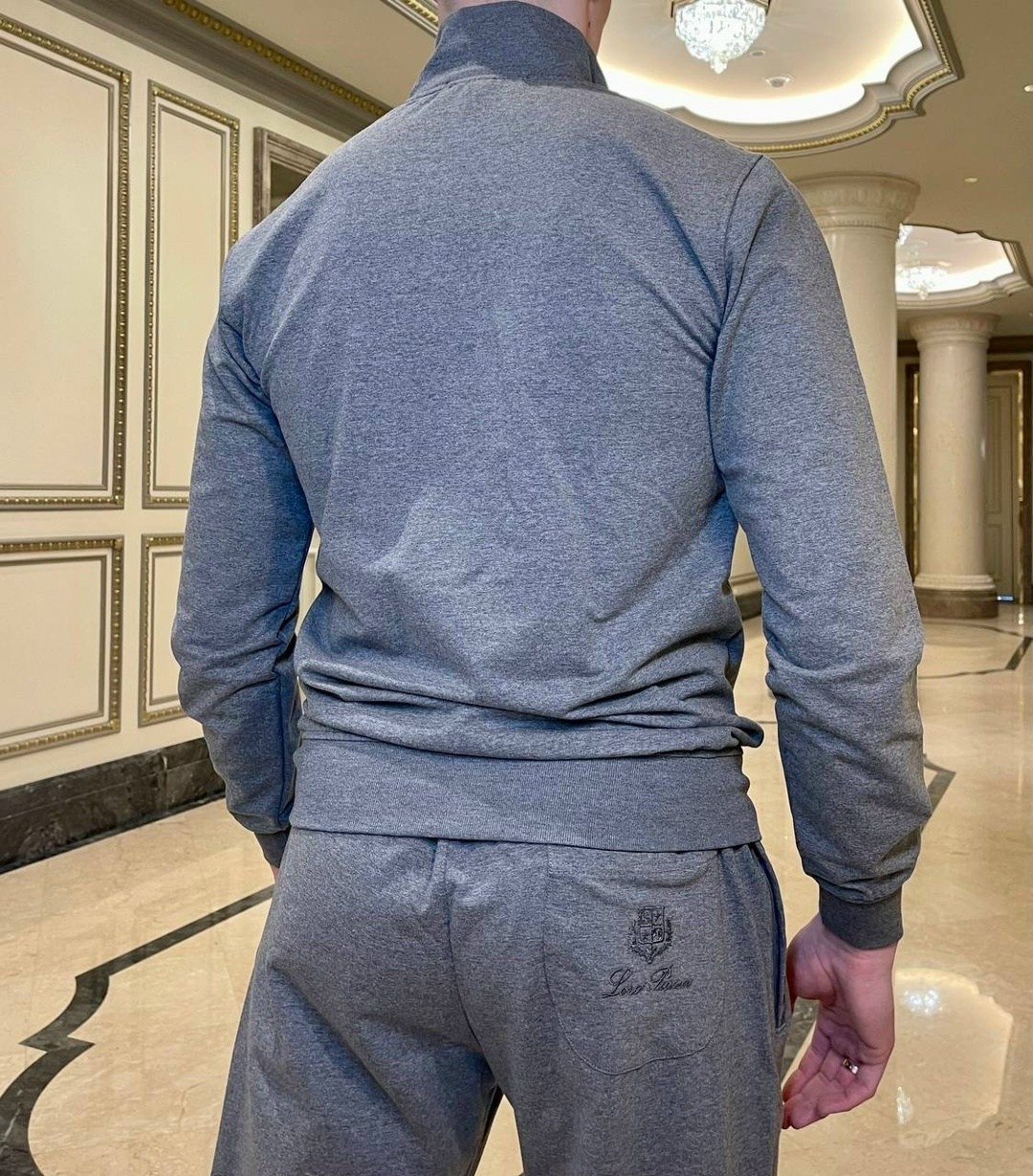спортивный костюм stone island,серый спортивный костюм,спортивные костюмы,мужской спортивный костюм,спортивный костюм стон айленд