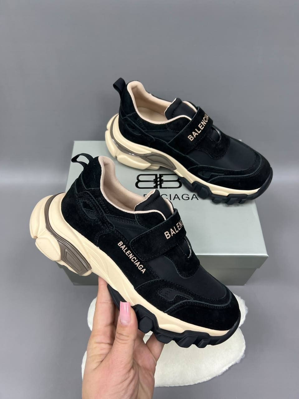,кроссовки женские balenciaga,кроссовки balenciaga,женские кроссовки,balmain кроссовки