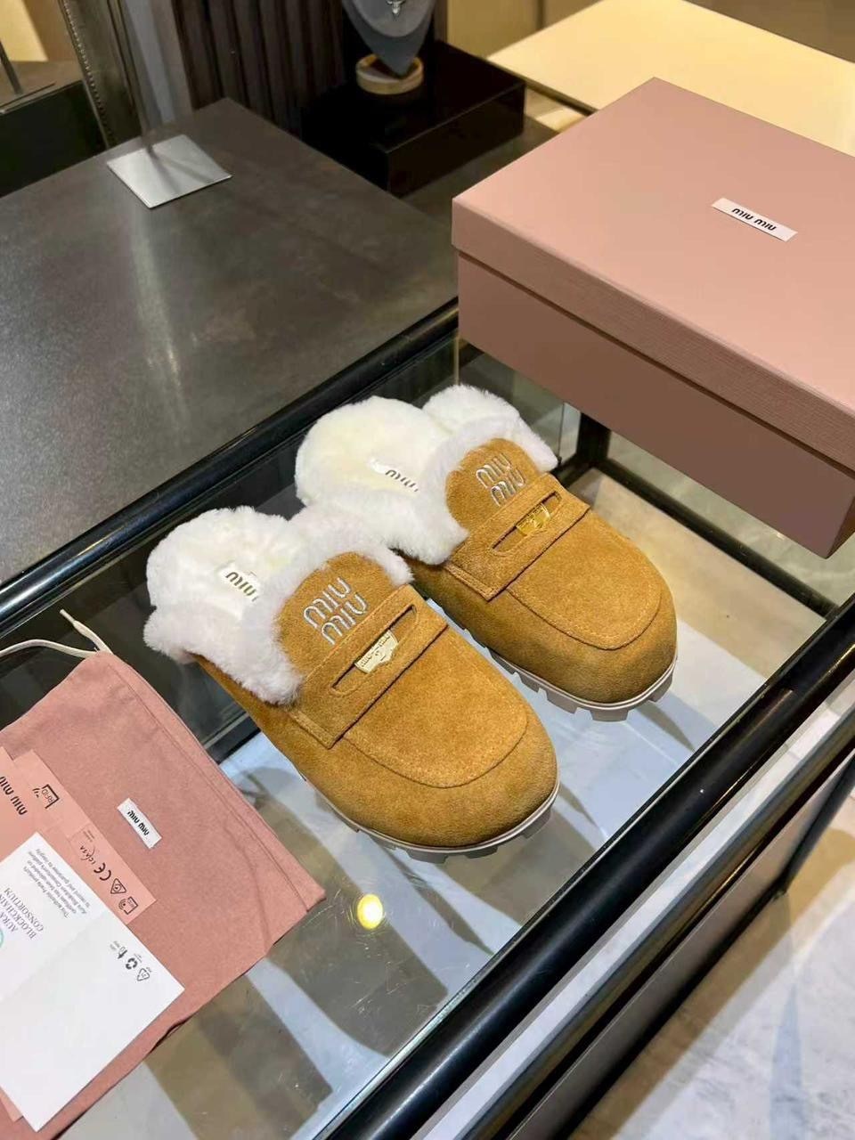,макасины miu miu зимние на меху,мюли с мехом,мюли с мехом женские,меховые мюли