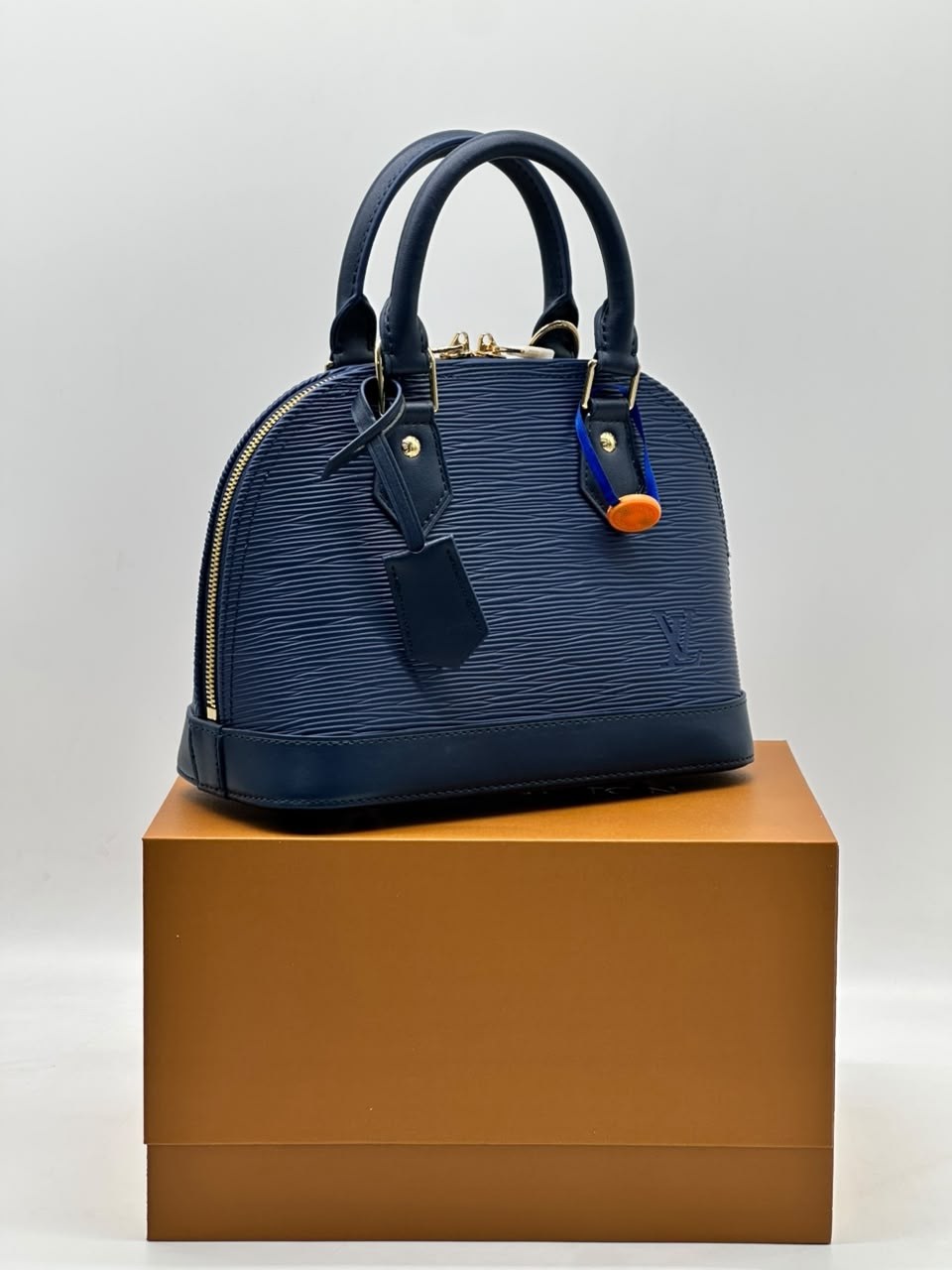 сумка,louis vuitton alma bb,сумкa louis vuitton,модная сумка,сумки для женщин