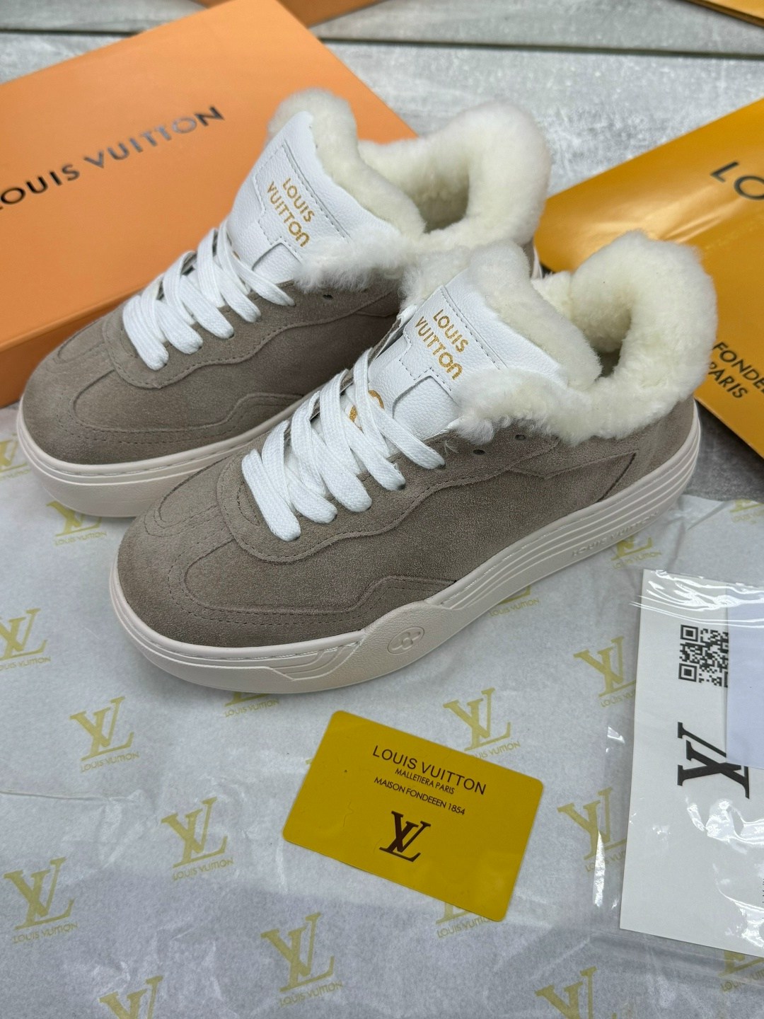 кроссовки женские louis vuitton,louis vuitton зимние кроссовки,кеды louis vuitton time out зимние бежевые,кроссовки louis vuitton,кеды женские зимние louis vuitton lv 36-41