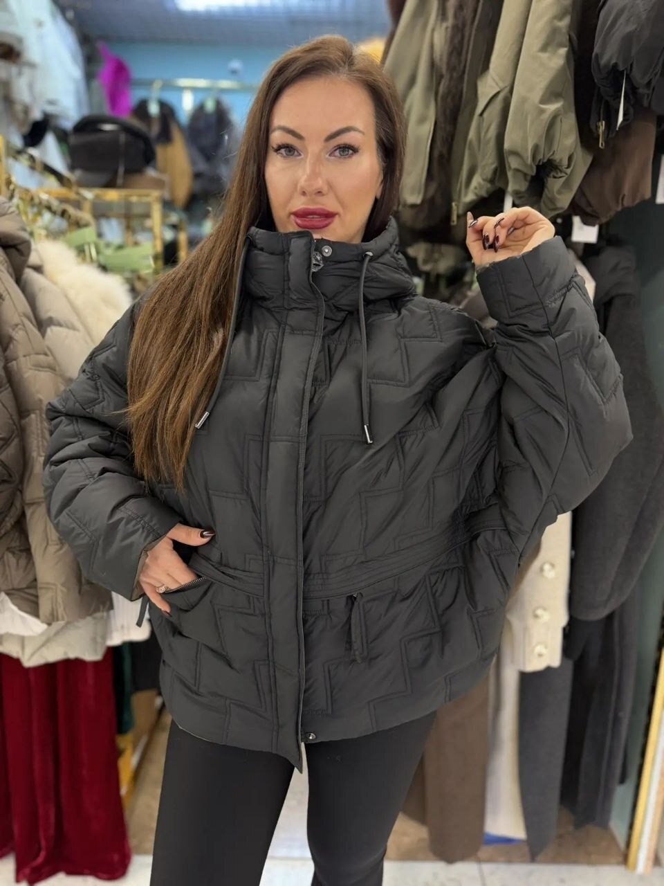демисезонная короткая куртка оверсайз с капюшоном eveli clothing,куртка демисезонная с капюшоном оверсайз vecere,куртка оверсайз,демисезонная куртка,куртка женская демисезонная