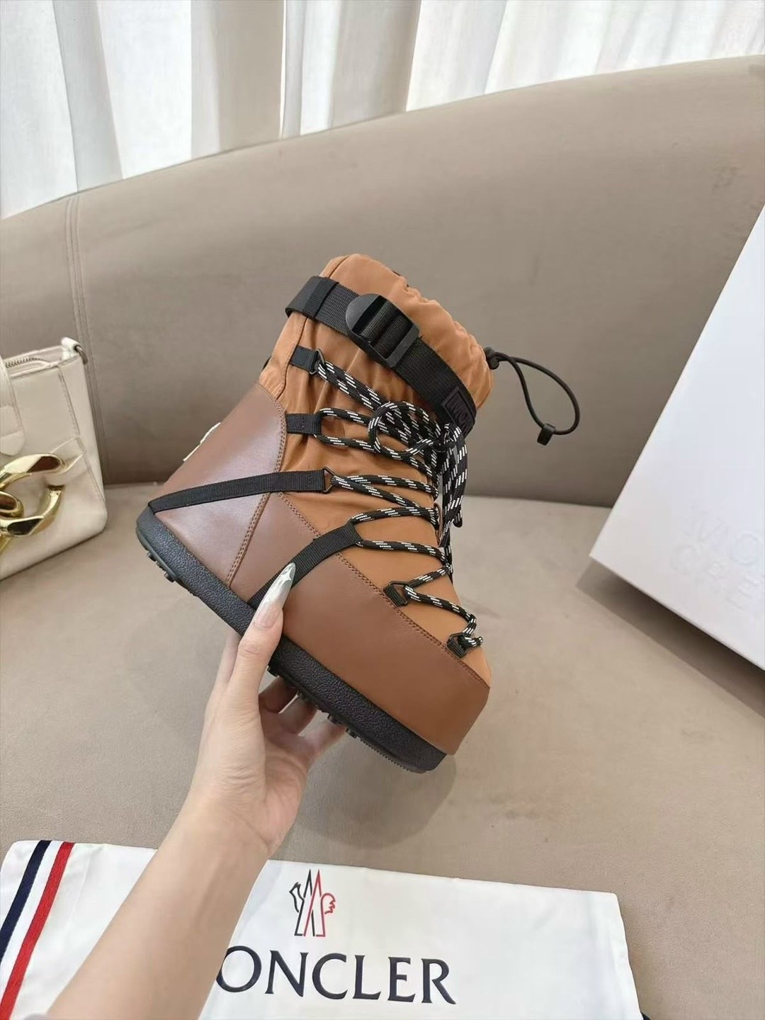 ,женские луноходы,луноходы  женская,луноходы moon boot,зимние ботинки moon boot