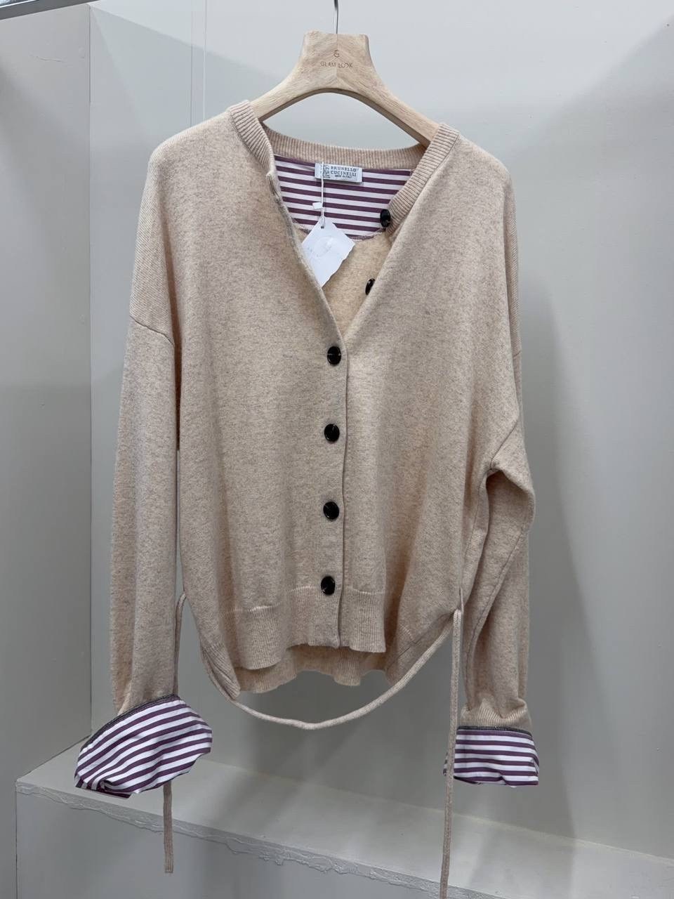 костюм женский,бежевая куртка,костюм классический,рубашка модная