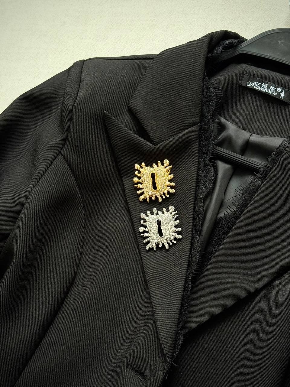 серьги в образе schiaparelli размер 5 см,брошь,брошь для женщин,стильная брошь,винтажная брошь