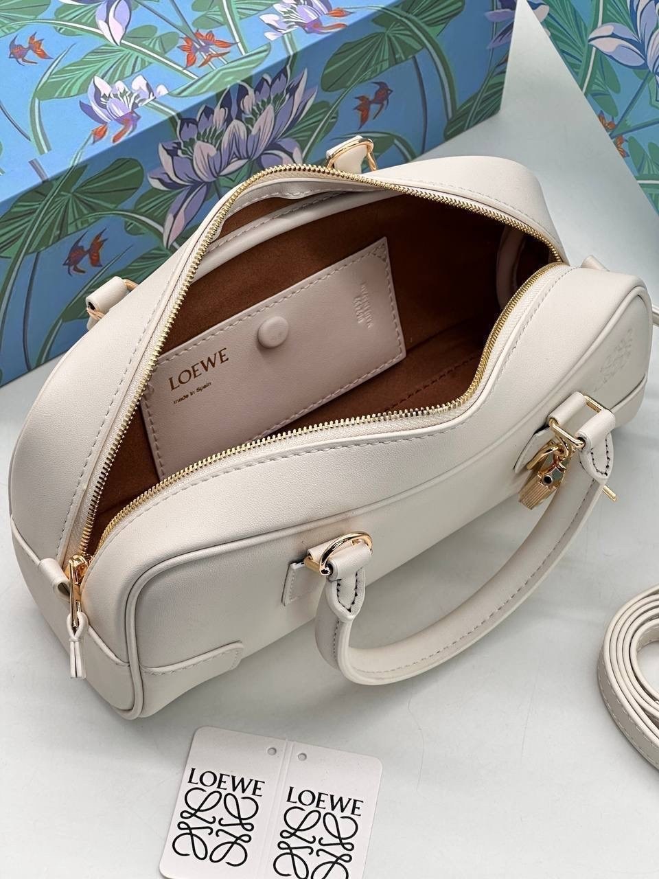женская брендовая сумка,сумки женские брендовые,loewe сумка,сумка женская loewe,брендовые сумочки