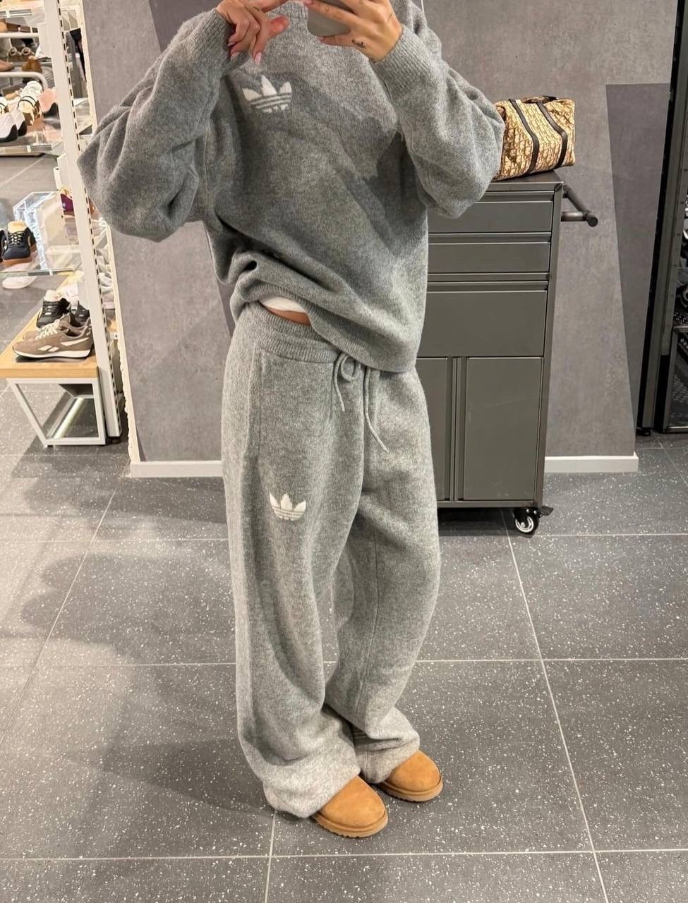 брюки спортивные adidas originals,брюки спортивные adidas,серый спортивный костюм,adidas originals adidas,спортивные штаны