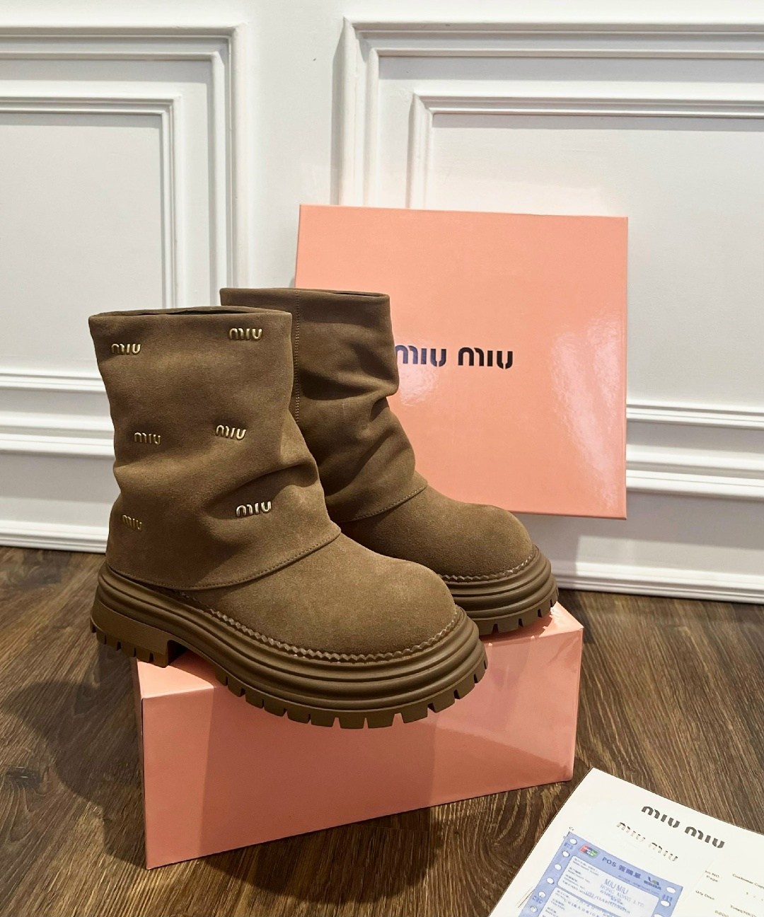 ботинки miu miu,,ботинки женские miu miu,женские ботинки,короткие сапоги