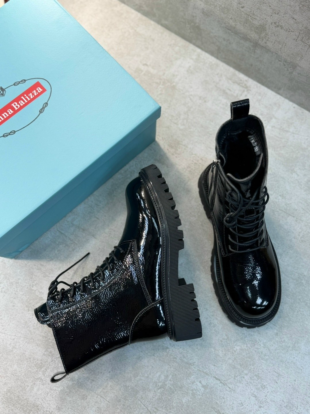 ботинки balenciaga лакированные черные,ботинки balenciaga,,ботинки женские,зимняя  баленсиага