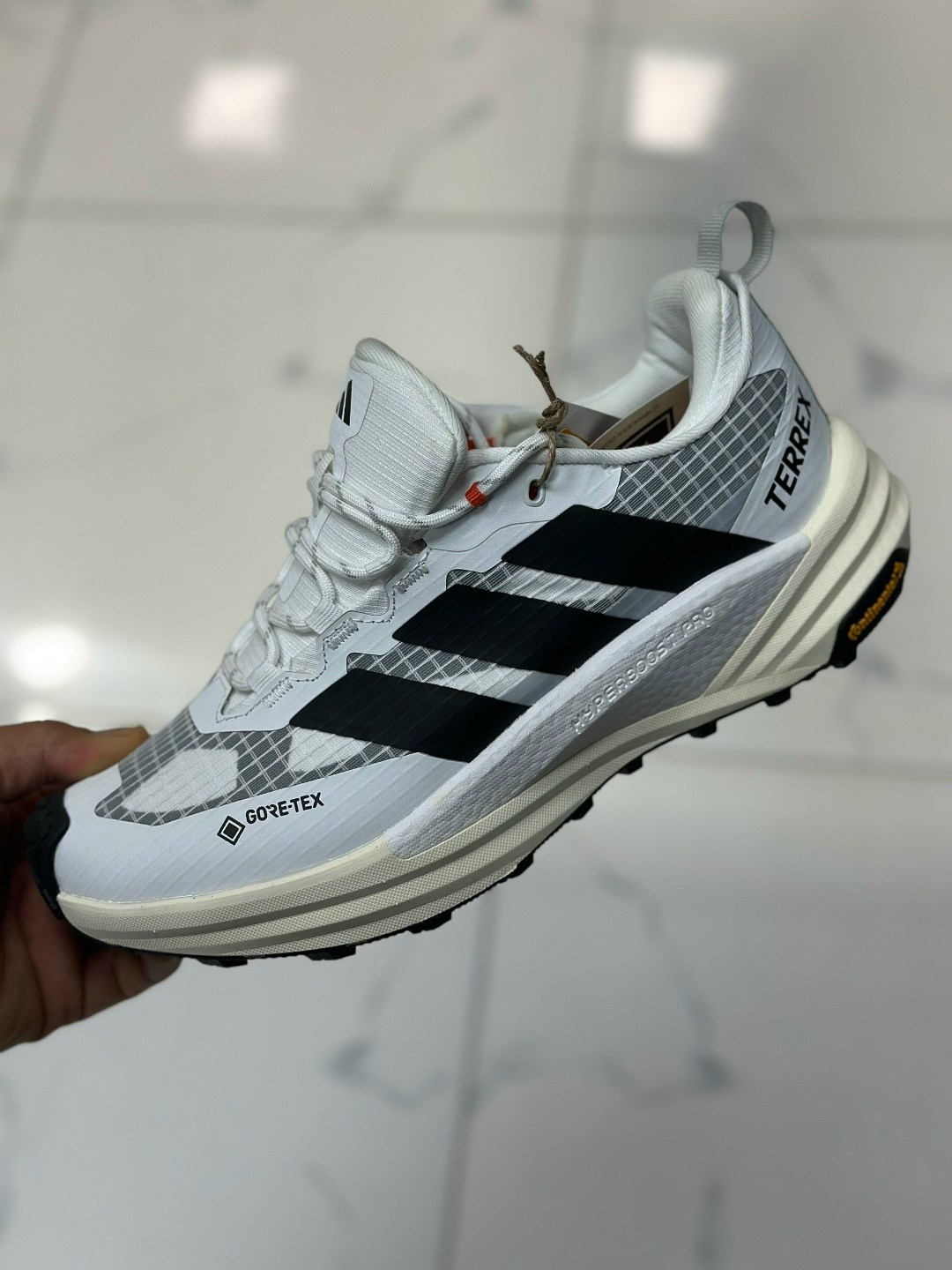 кроссовки adidas,кроссовки adidas terrex,кроссовки мужские adidas terrex,adidas terrex,мужские кроссовки adidas