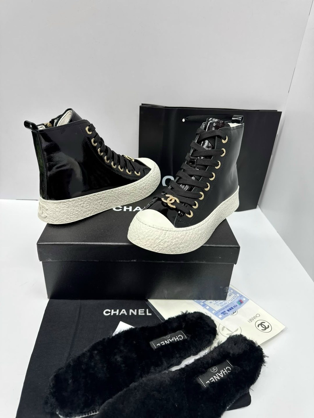 кроссовки женские chanel,ботинки chanel,chanel кеды,кроссовки chanel,женские зимние ботинки chanel