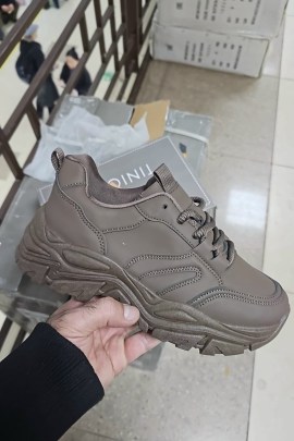Кроссовки