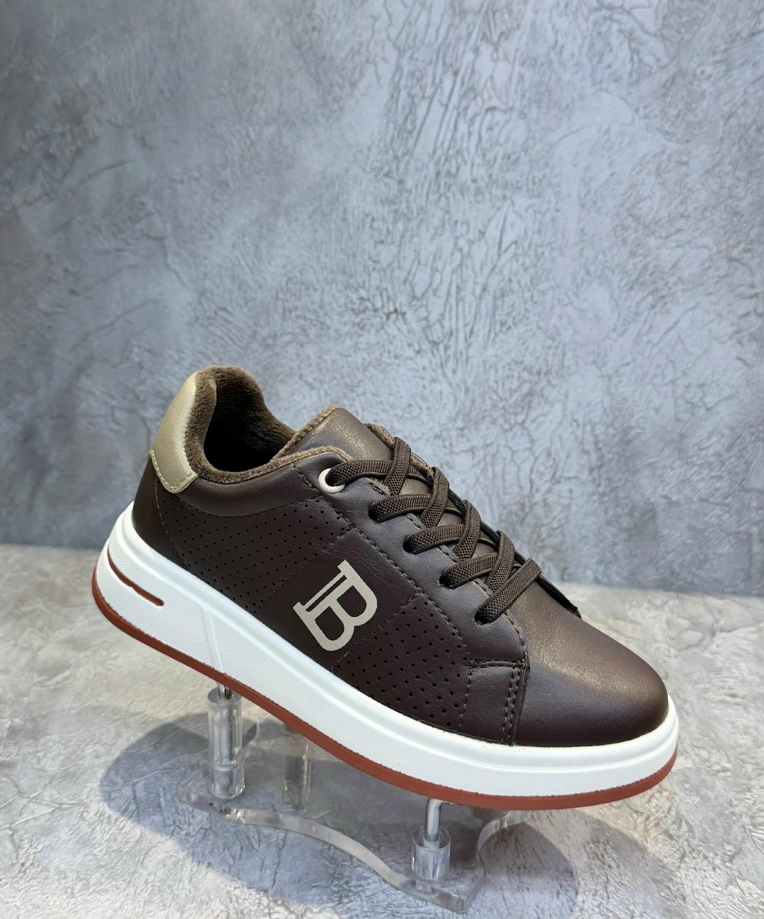 женские кроссовки,,женские кроссовки tommy hilfiger,кроссовки tommy hilfiger,повседневные кроссовки