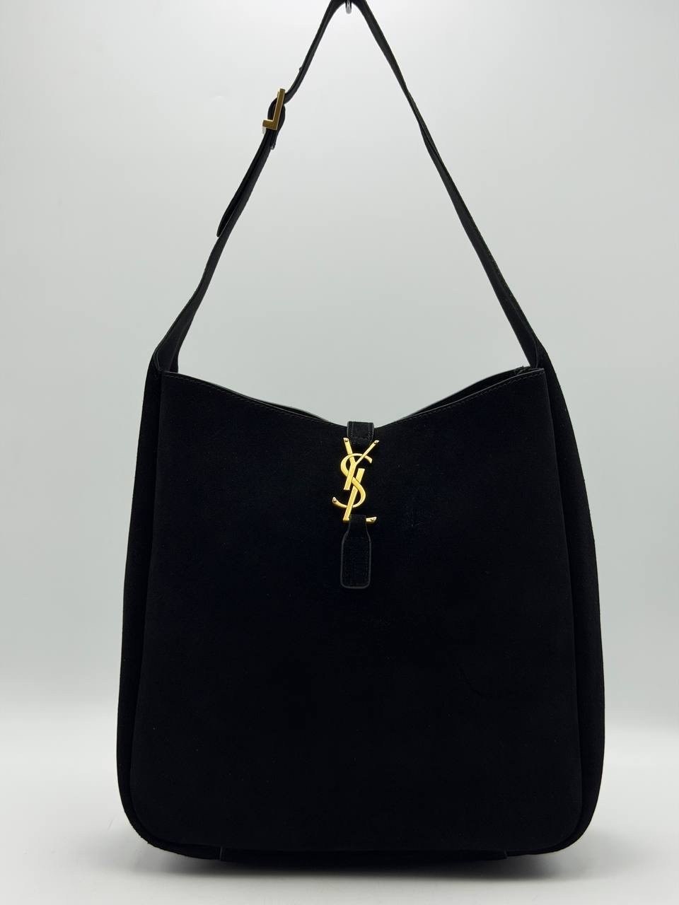 женская замшевая сумка yves saint laurent 37x29 см,кожаная сумка-хобо le 5 à 7 saint laurent коричневый,сумка yves saint laurent натуральная замша,сумка замшевая,yves saint laurent сумка замшевая