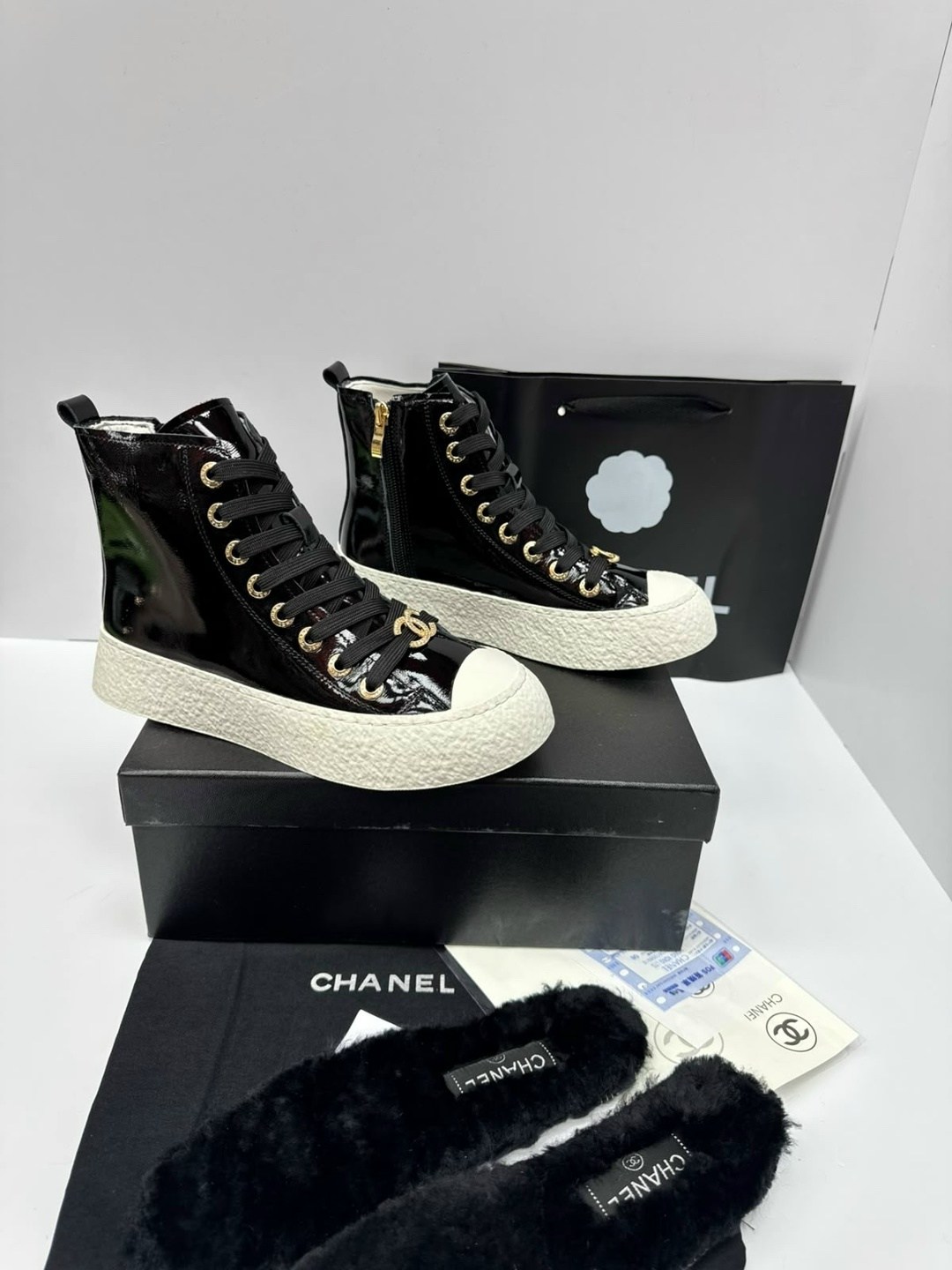 кроссовки женские chanel,ботинки chanel,chanel кеды,кроссовки chanel,женские зимние ботинки chanel