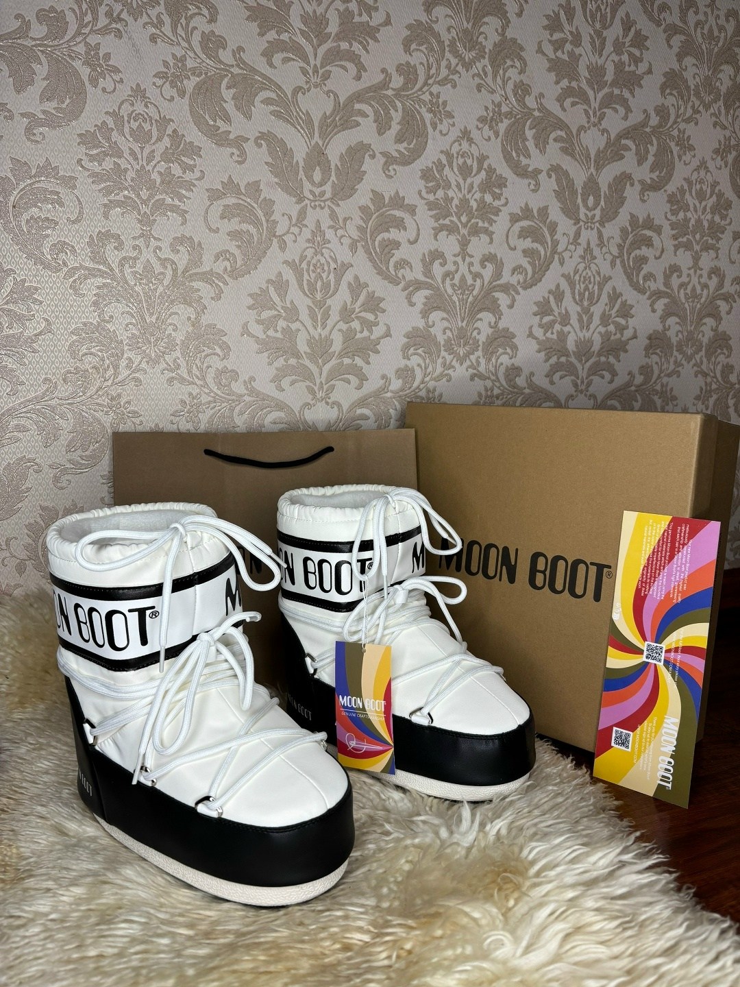 сноубутсы moon boot,детские зимние ботинки moon boot icon nylon белый,женские зимние ботинки moon boot,дутики moon boot,зимние ботинки moon boot