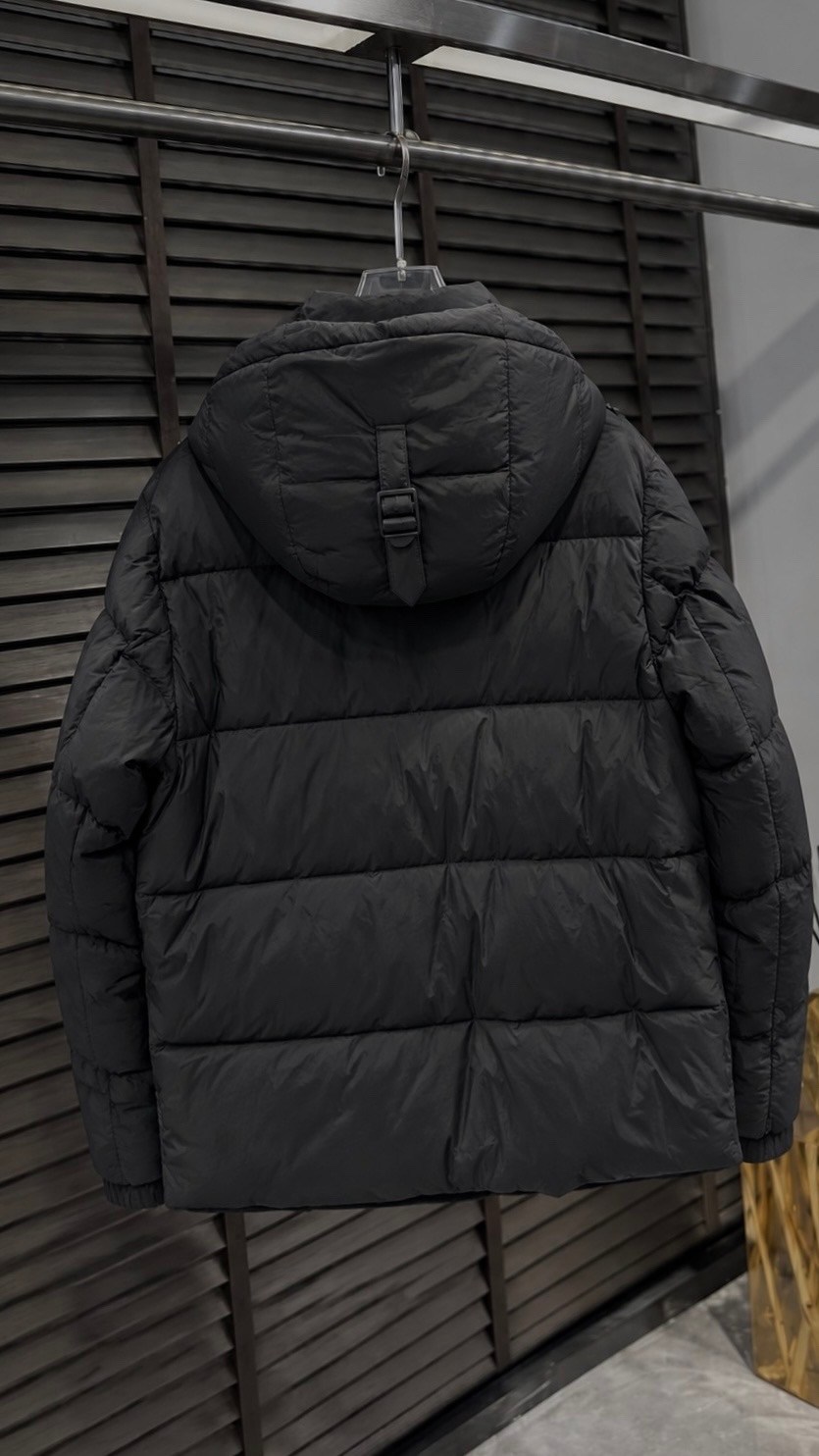 пуховик burberry,пуховик мужской burberry,зимняя мужская куртка burberry,куртка мужская burberry,черный пуховик с капюшоном burberry