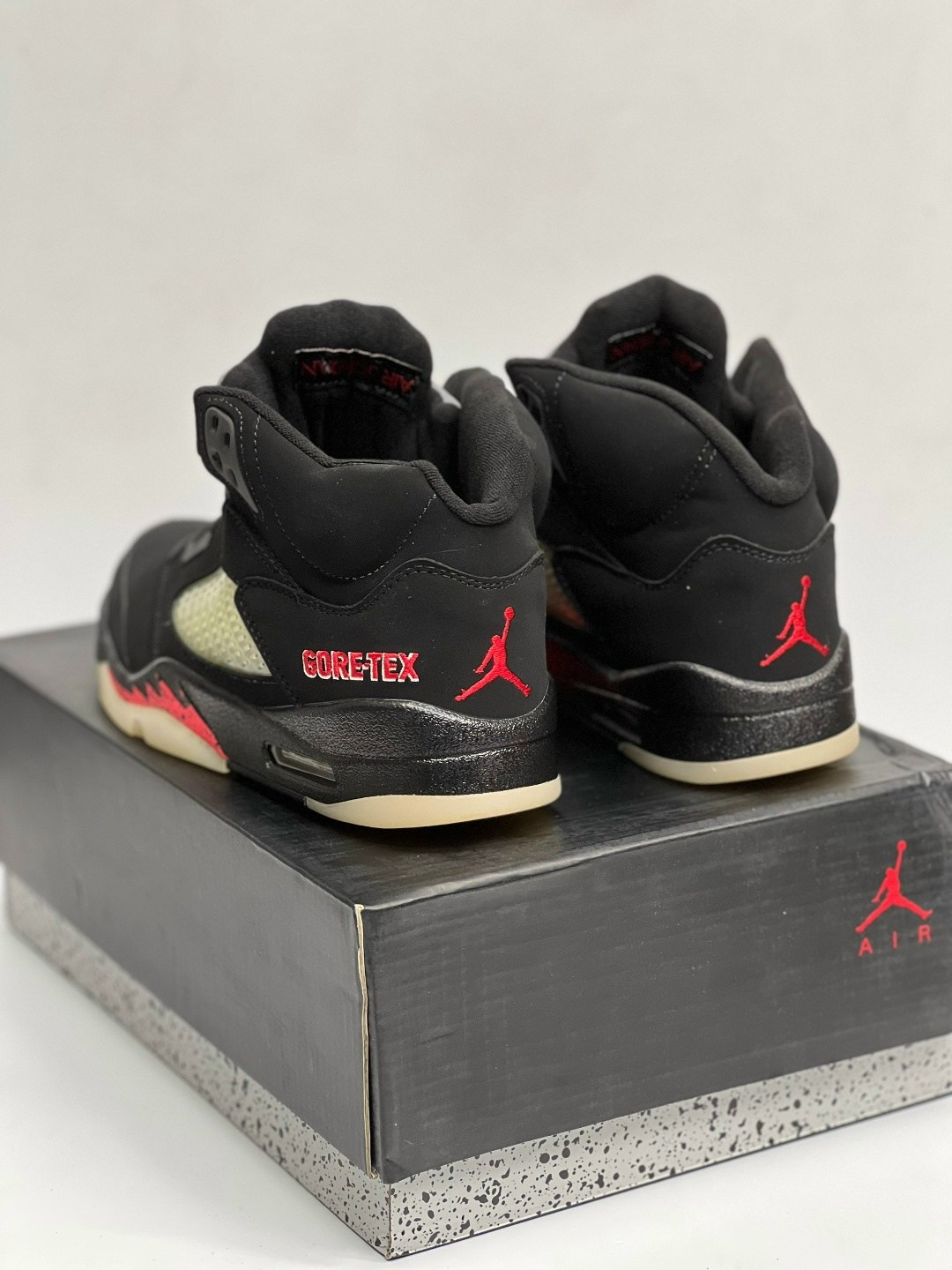 nike air jordan 5 gore tex,кроссовки nike air jordan 5 retro,кроссовки air jordan 5 retro metallic 2007 черный,кроссовки мужские nike air jordan,nike air jordan 5 retro