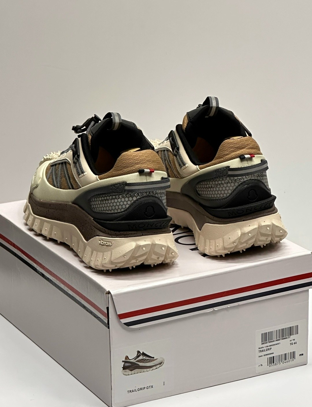кроссовки moncler trailgrip gtx,кроссовки мужские moncler trailgrip gtx белый,кроссовки moncler,кроссовки moncler trailgrip,мужские кроссовки