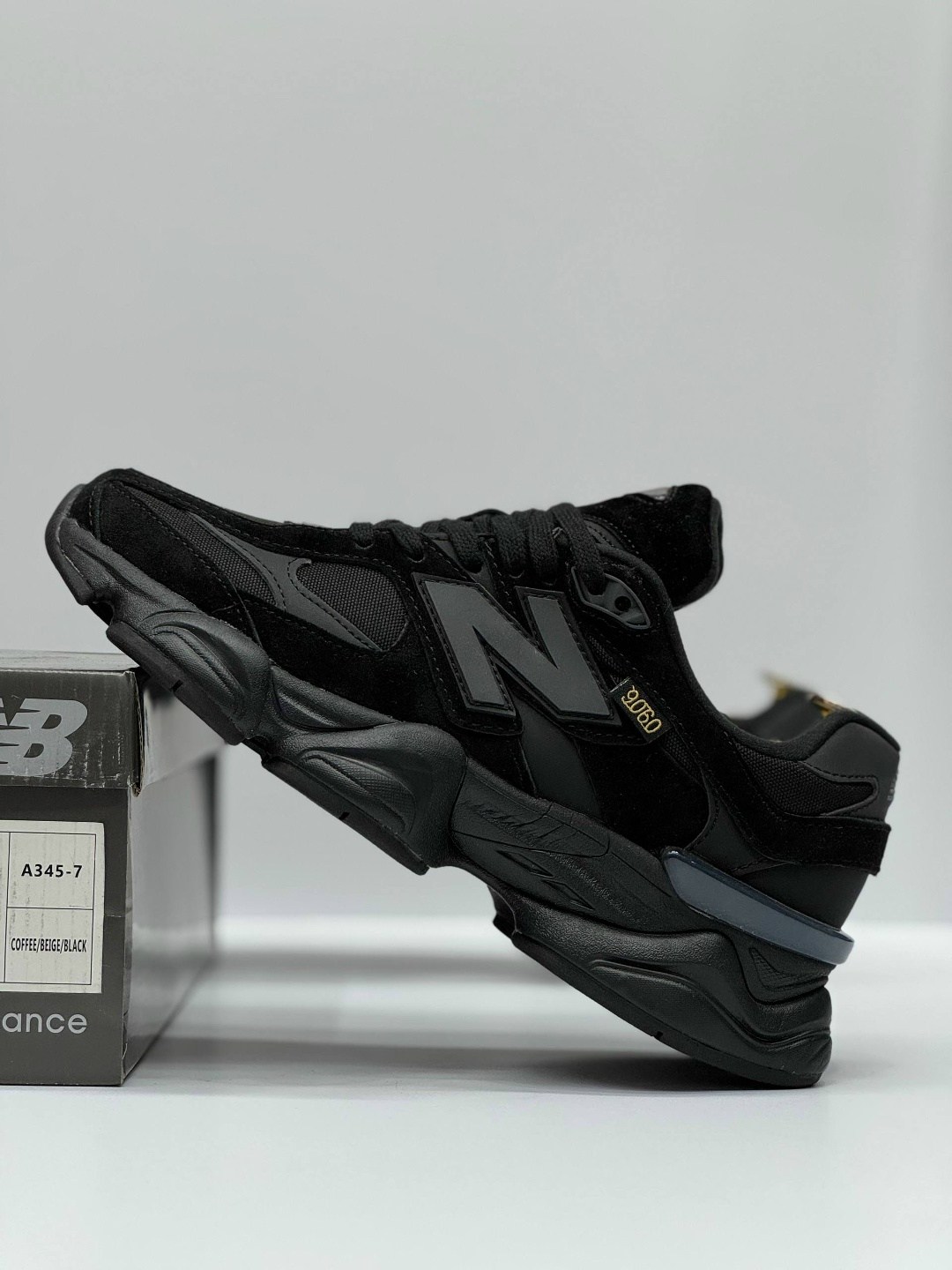кроссовки adidas,кроссовки мужские adidas,кроссовки мужские,кроссовки,кроссовки мужские adidas ozweego