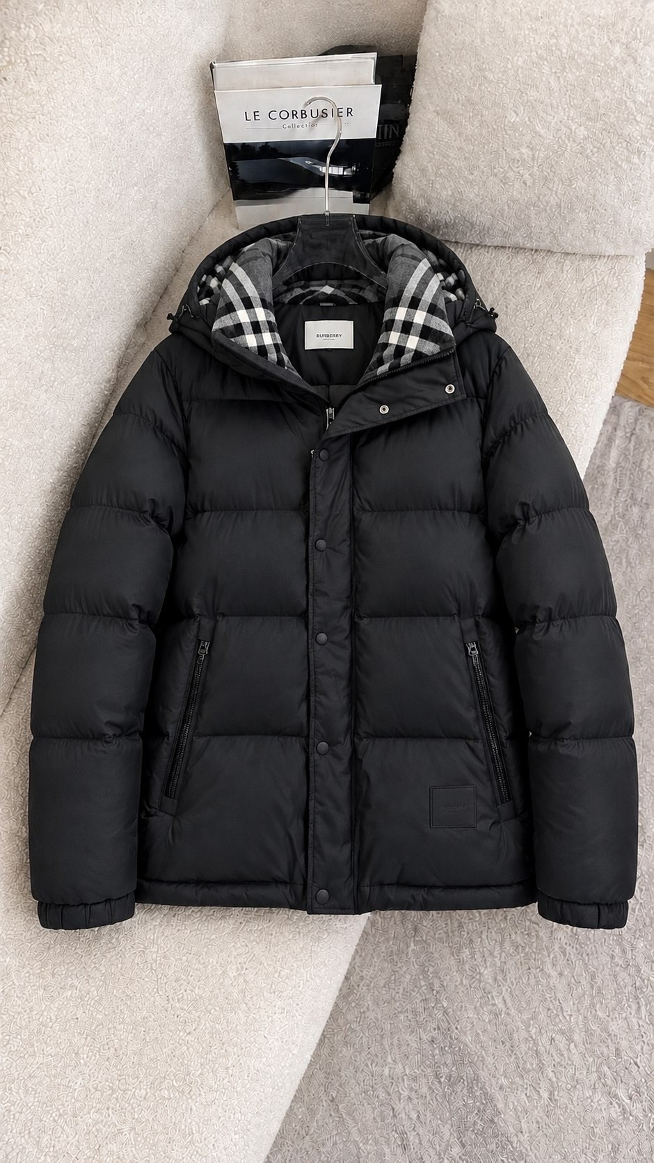 пуховик burberry,пуховик мужской burberry,зимняя мужская куртка burberry,куртка мужская burberry,черный пуховик с капюшоном burberry