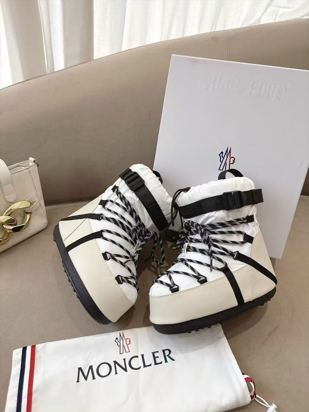 ,женские луноходы,луноходы  женская,луноходы moon boot,зимние ботинки moon boot