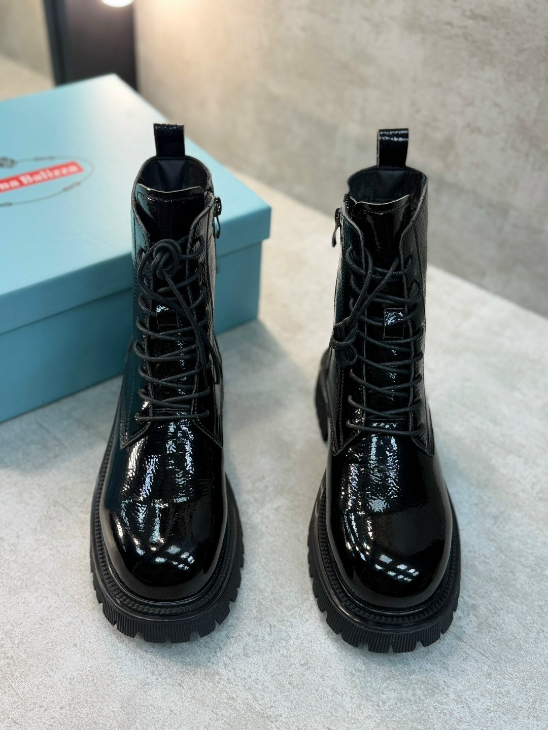 ботинки balenciaga лакированные черные,ботинки balenciaga,,ботинки женские,зимняя  баленсиага