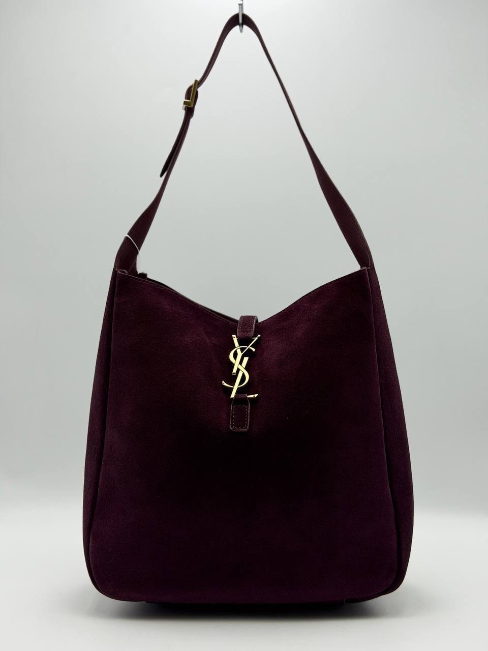 женская замшевая сумка yves saint laurent 37x29 см,кожаная сумка-хобо le 5 à 7 saint laurent коричневый,сумка yves saint laurent натуральная замша,сумка замшевая,yves saint laurent сумка замшевая