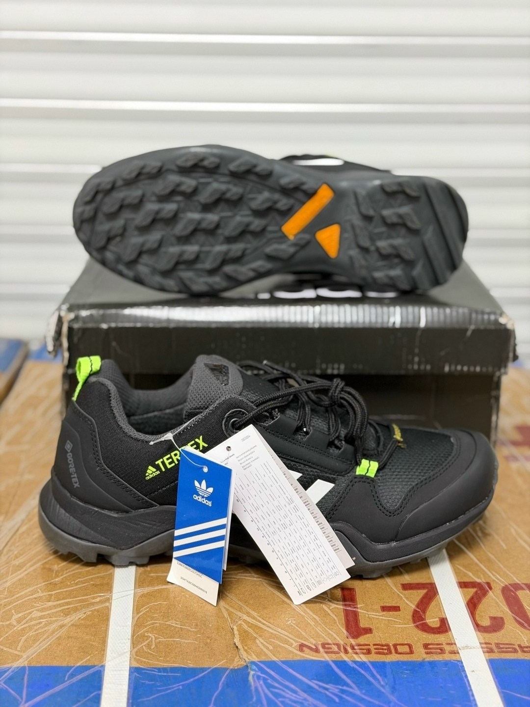 кроссовки adidas terrex,кроссовки мужские adidas terrex,adidas кроссовки для хайкинга terrex ax3 черный,кроссовки adidas,кроссовки adidas мужские