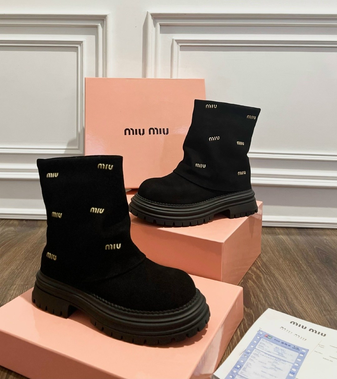 ботинки miu miu,,ботинки женские miu miu,женские ботинки,короткие сапоги