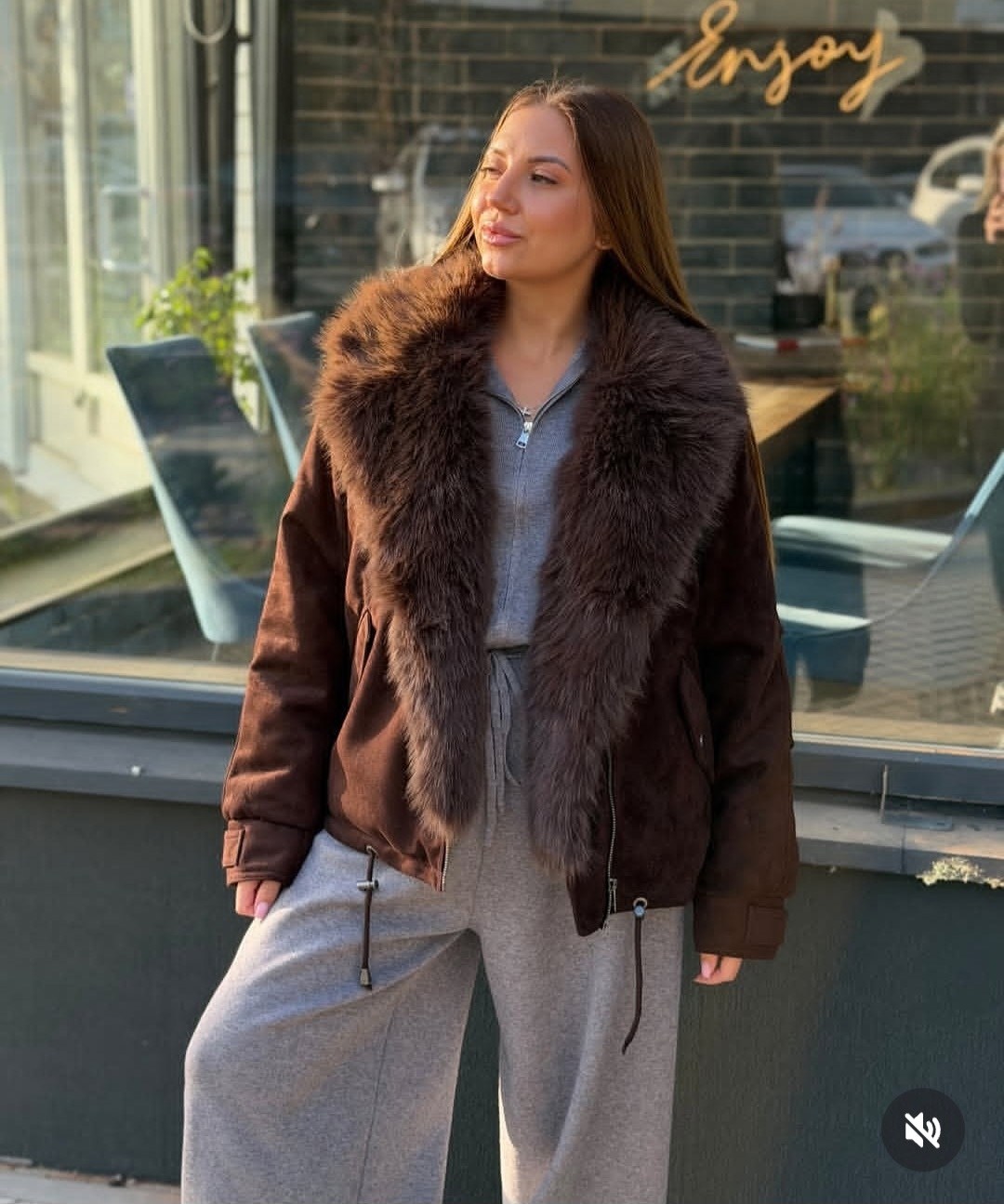 женский чёрный пуховик с мехом max mara,женский пуховик с натуральным мехом max mara premium,пуховики с мехом,куртка меховая,женский чёрный пуховик с натуральным мехом max mara
