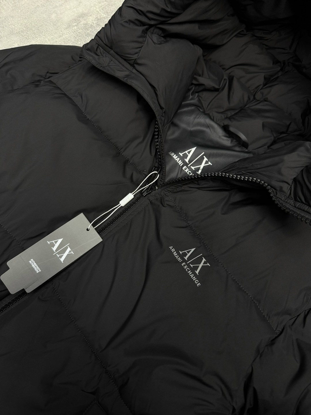 куртка armani,куртка утепленная armani exchange,черный пуховик a x armani exchange,зимняя куртка armani,мужская зимняя куртка