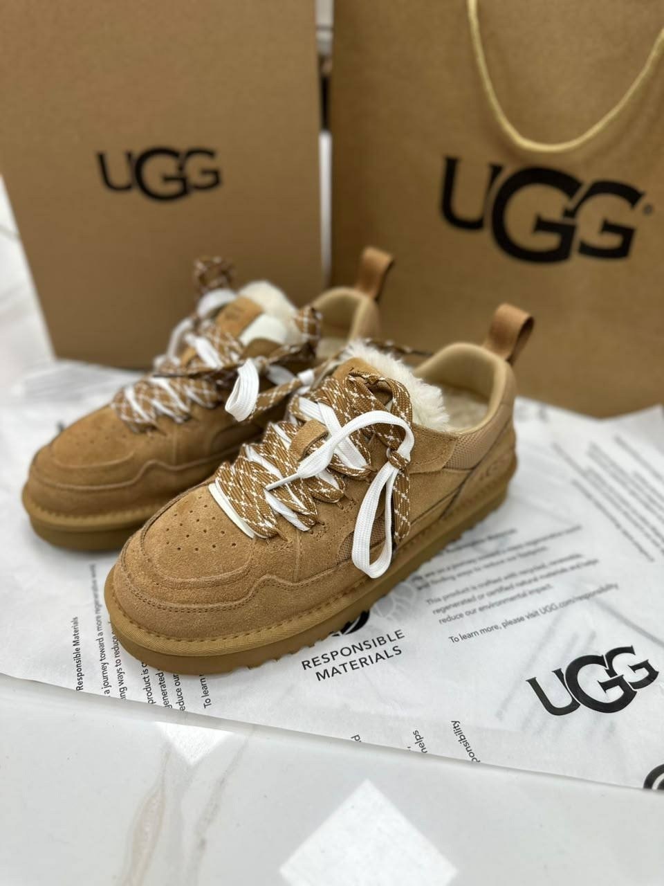 кроссовки ugg,,ugg женские ботинки с мехом lowmel beige,кроссовки женскиe,теплые кроссовки
