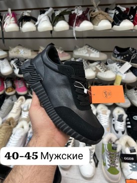 Кроссовки