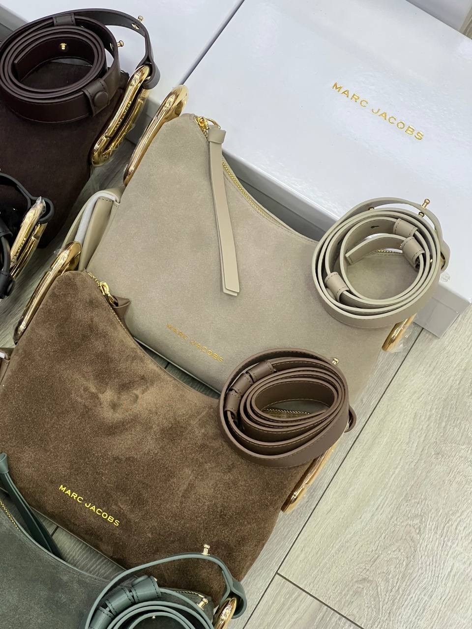 marc jacobs сумка женская,сумка marc jacobs натуральная кожа,сумка marc jacobs,сумка-хобо через плечо marc jacobs,сумка-хобо от marc jacobs из натуральной кожи