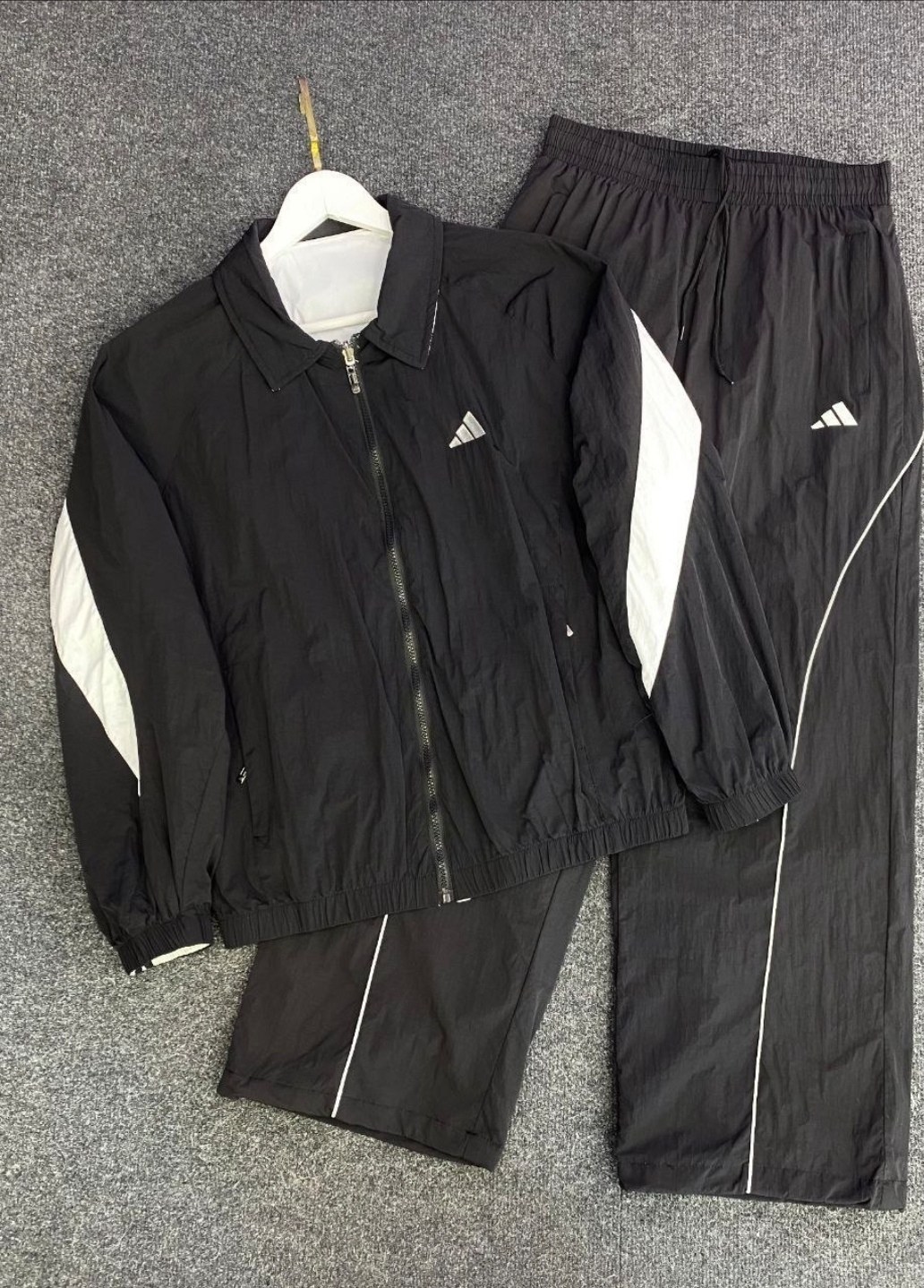 спортивный костюм adidas,спортивный костюм adidas 90х,костюм адидас 90е,спортивный костюм адидас,мужской спортивный костюм adidas