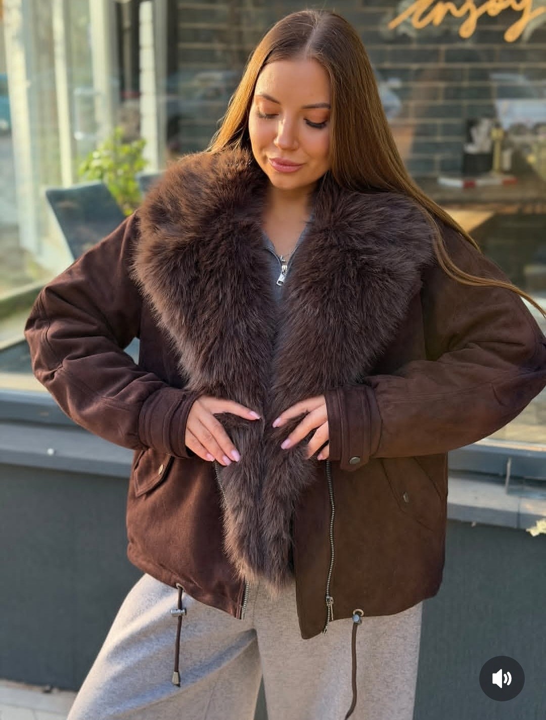 женский чёрный пуховик с мехом max mara,женский пуховик с натуральным мехом max mara premium,пуховики с мехом,куртка меховая,женский чёрный пуховик с натуральным мехом max mara
