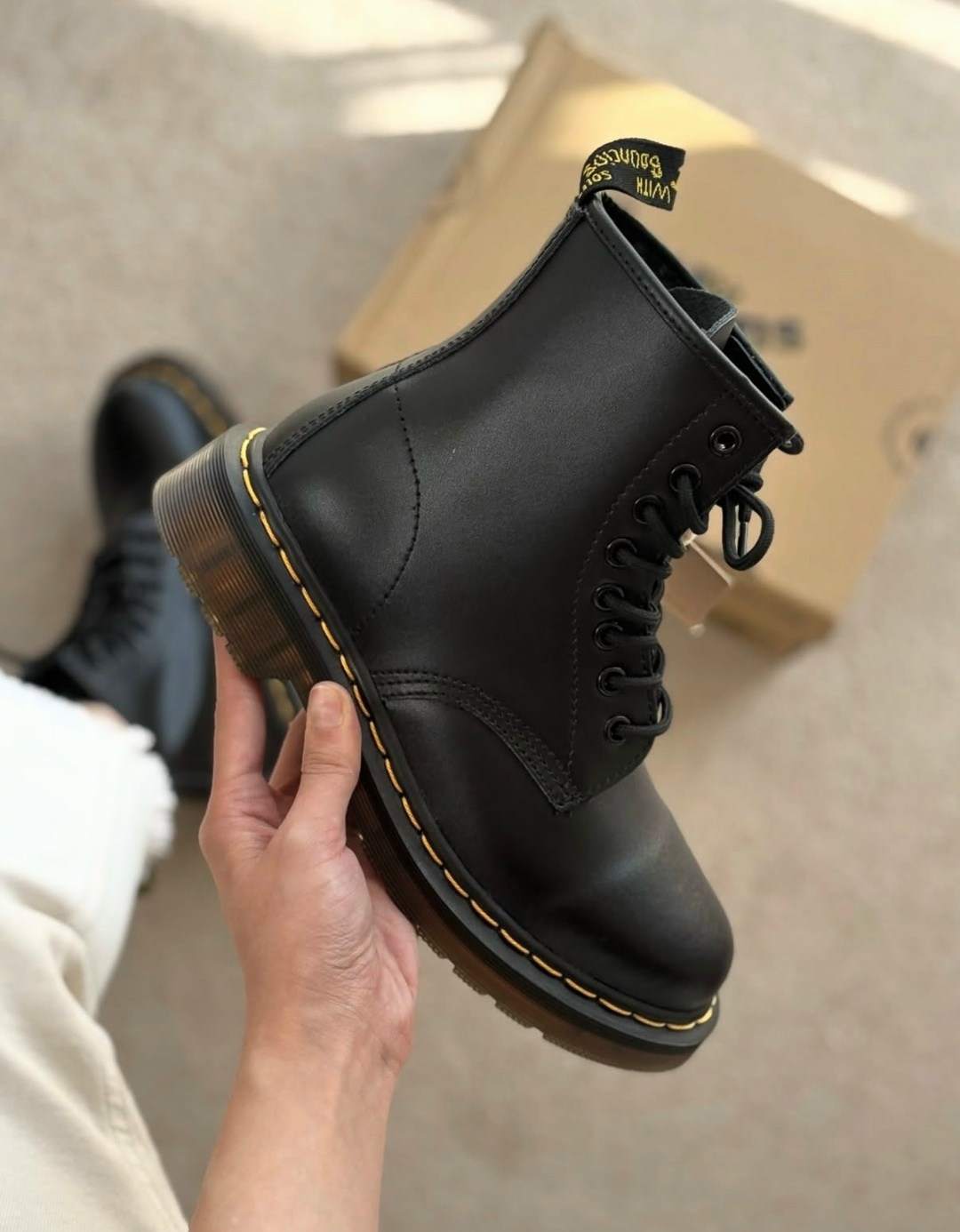 ,dr martens 1460,модная женская ,ботинки dr martens,dr. martens