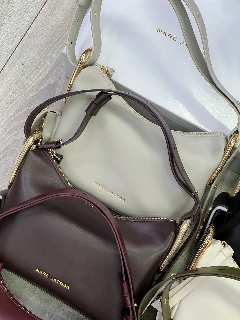 marc jacobs сумка женская,сумка marc jacobs натуральная кожа,сумка marc jacobs,сумка-хобо через плечо marc jacobs,сумка-хобо от marc jacobs из натуральной кожи