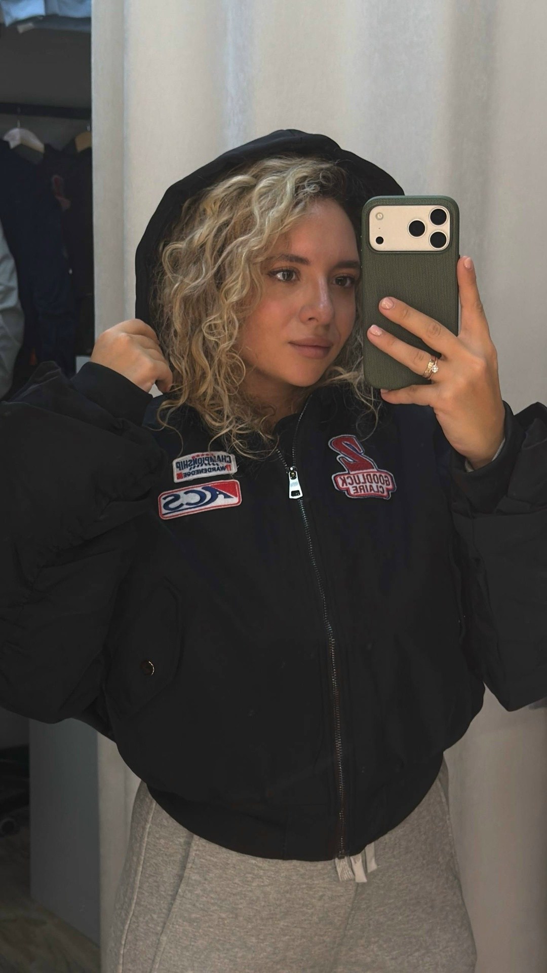 женская куртка бомбер,куртка бомбер,куртка,bomber jacket,женская куртка