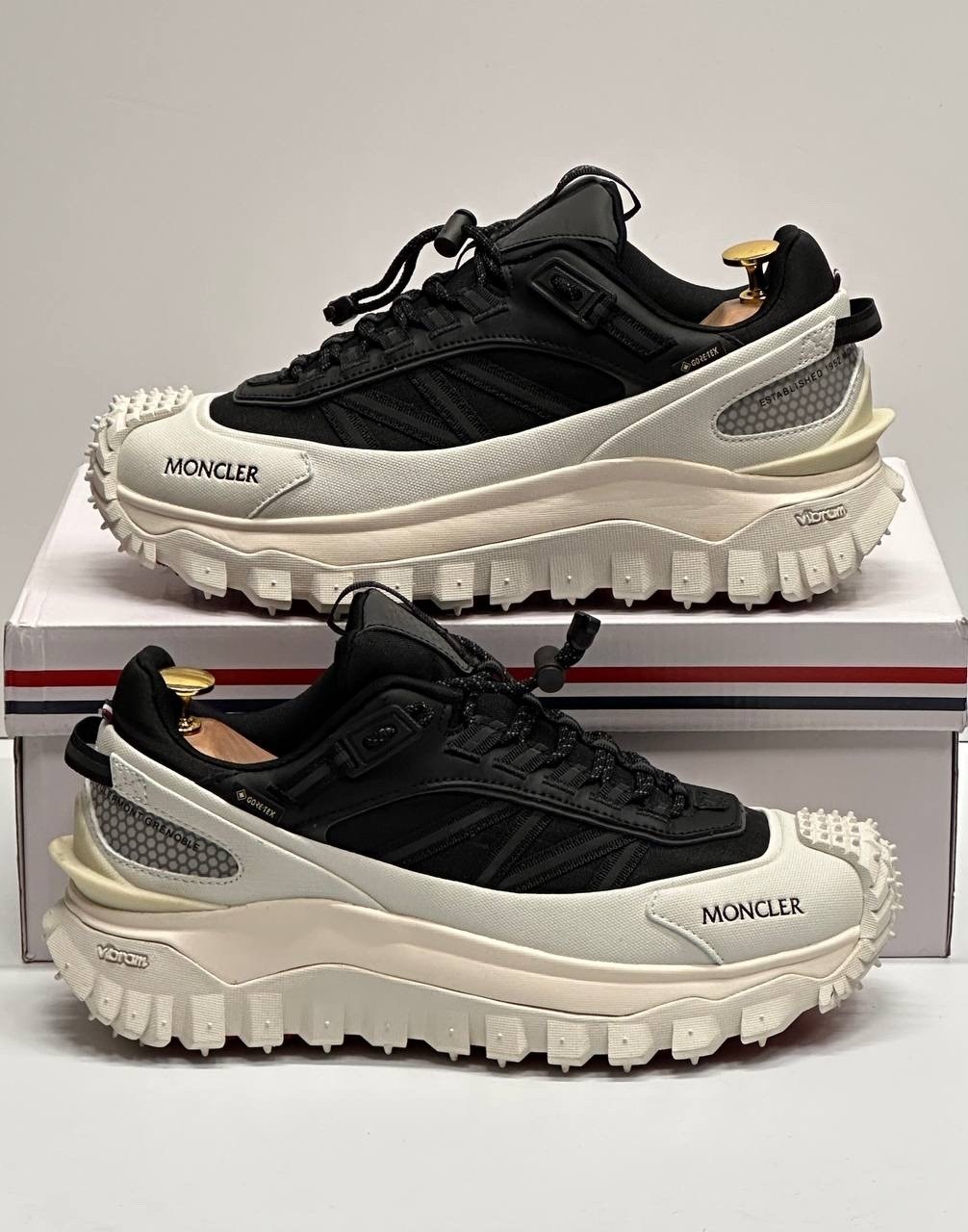 кроссовки мужские moncler trailgrip gtx белый,кроссовки moncler trailgrip gtx,кроссовки moncler,moncler низкие кроссовки trailgrip бежевый/черный,moncler trailgrip gtx