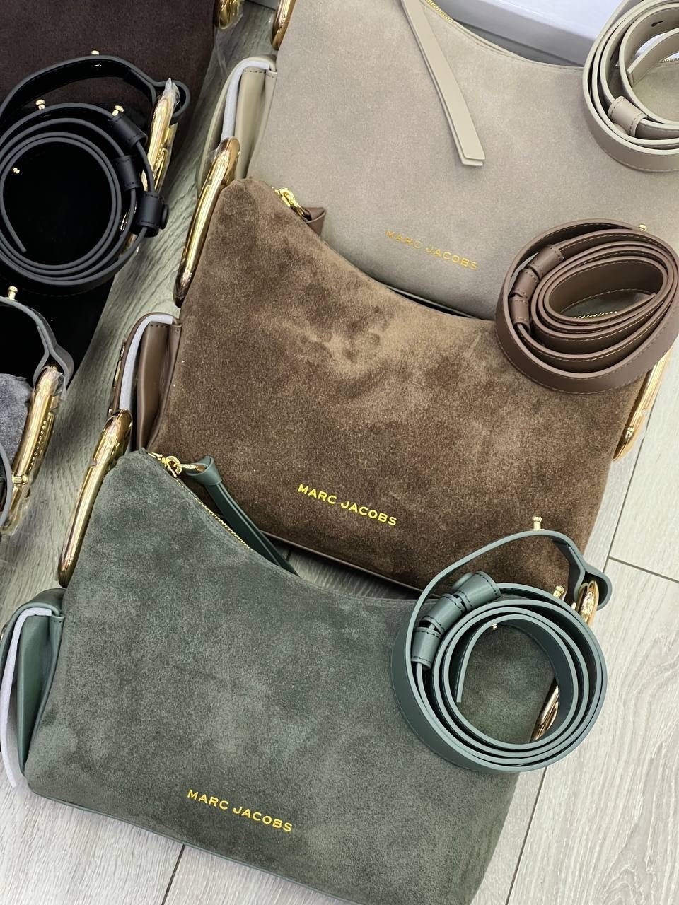 marc jacobs сумка женская,сумка marc jacobs натуральная кожа,сумка marc jacobs,сумка-хобо через плечо marc jacobs,сумка-хобо от marc jacobs из натуральной кожи