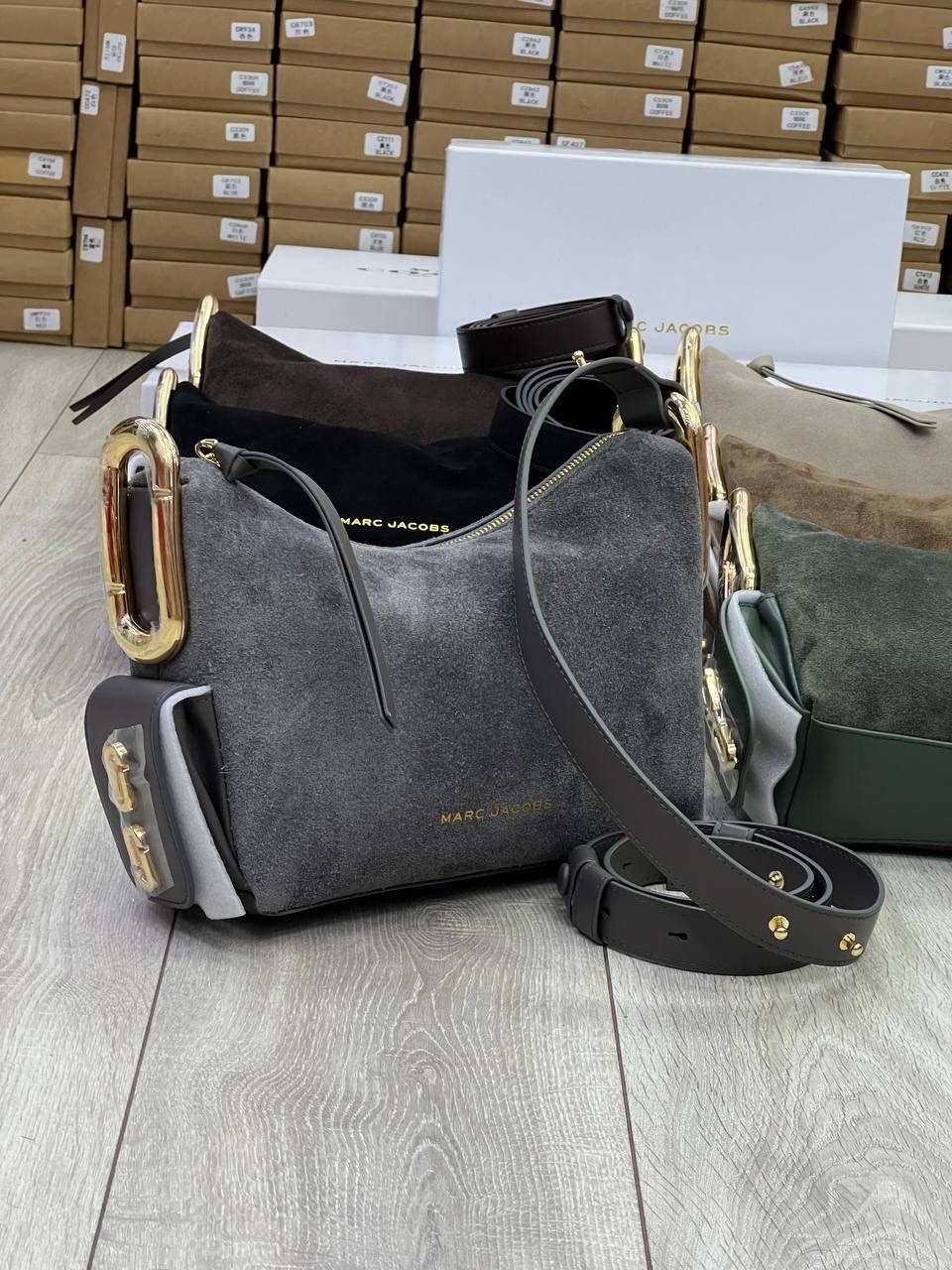 marc jacobs сумка женская,сумка marc jacobs натуральная кожа,сумка marc jacobs,сумка-хобо через плечо marc jacobs,сумка-хобо от marc jacobs из натуральной кожи